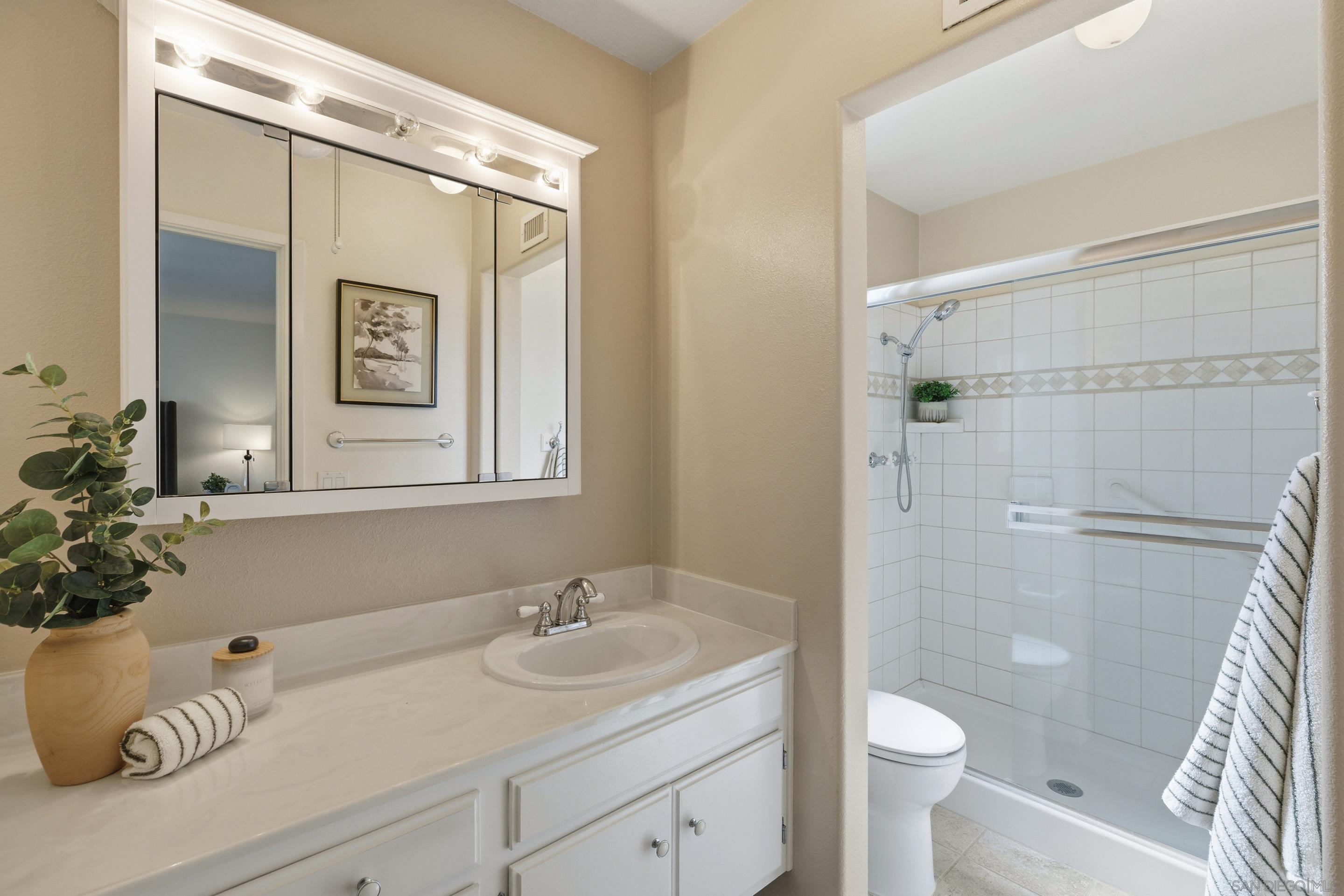 Detail Gallery Image 34 of 44 For 4676  Huggins, San Diego,  CA 92122 - 3 Beds | 2/1 Baths