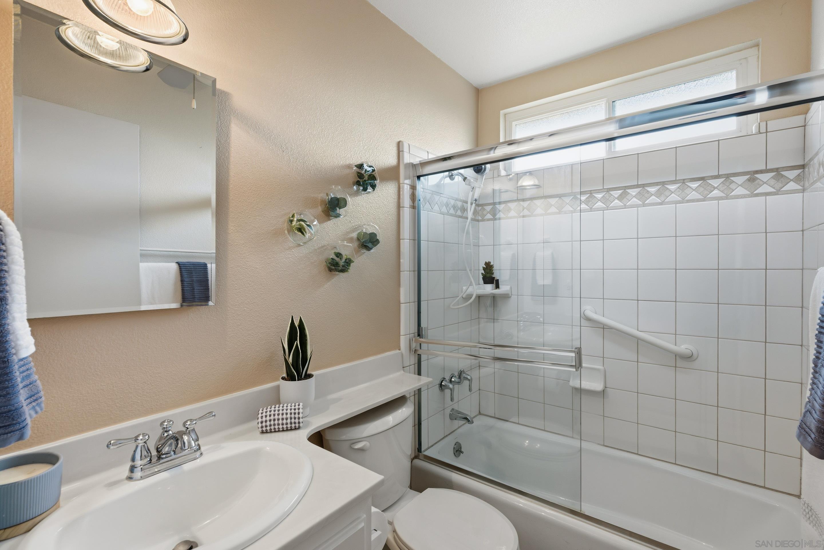 Detail Gallery Image 40 of 44 For 4676  Huggins, San Diego,  CA 92122 - 3 Beds | 2/1 Baths