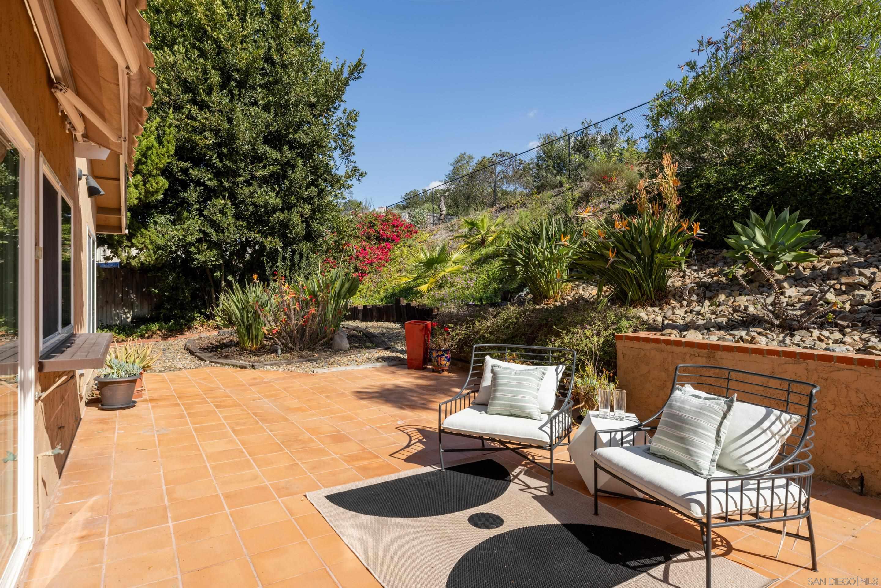 Detail Gallery Image 8 of 9 For 4676  Huggins, San Diego,  CA 92122 - 3 Beds | 2/1 Baths