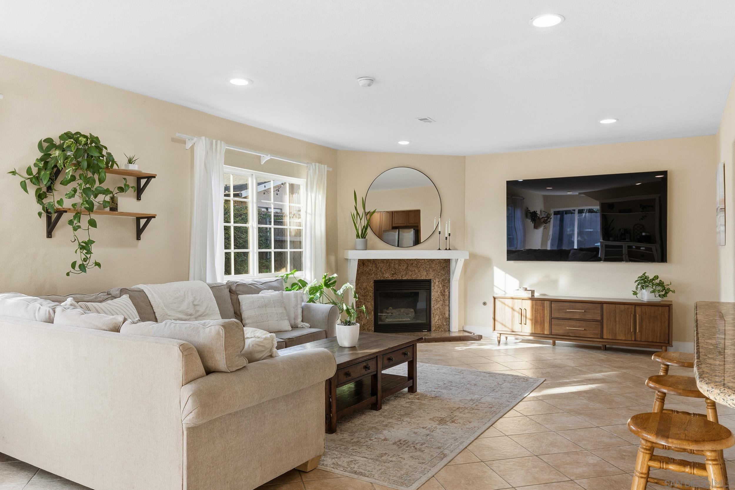 Front Image Thumbnail for SD260003629