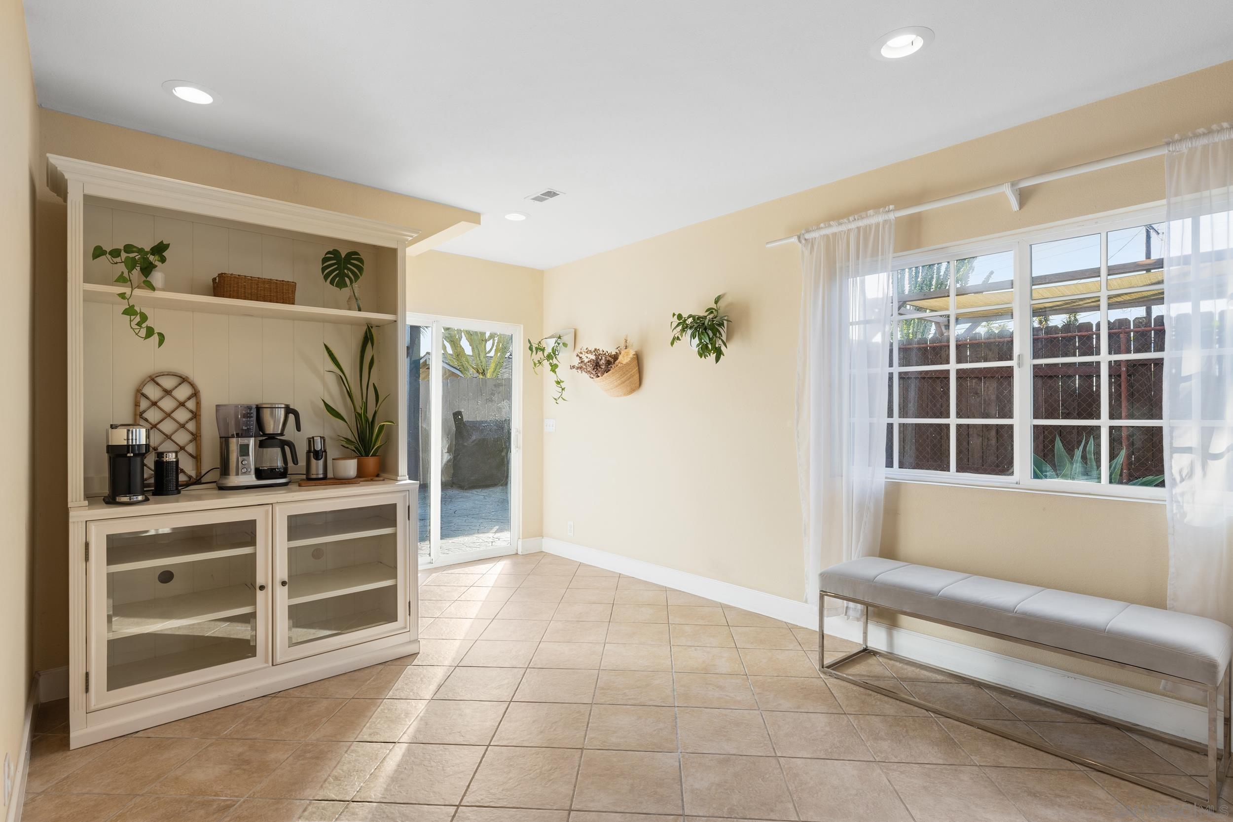 Detail Gallery Image 11 of 39 For 3346  Mount Acadia Blvd., San Diego,  CA 92111 - 4 Beds | 3 Baths