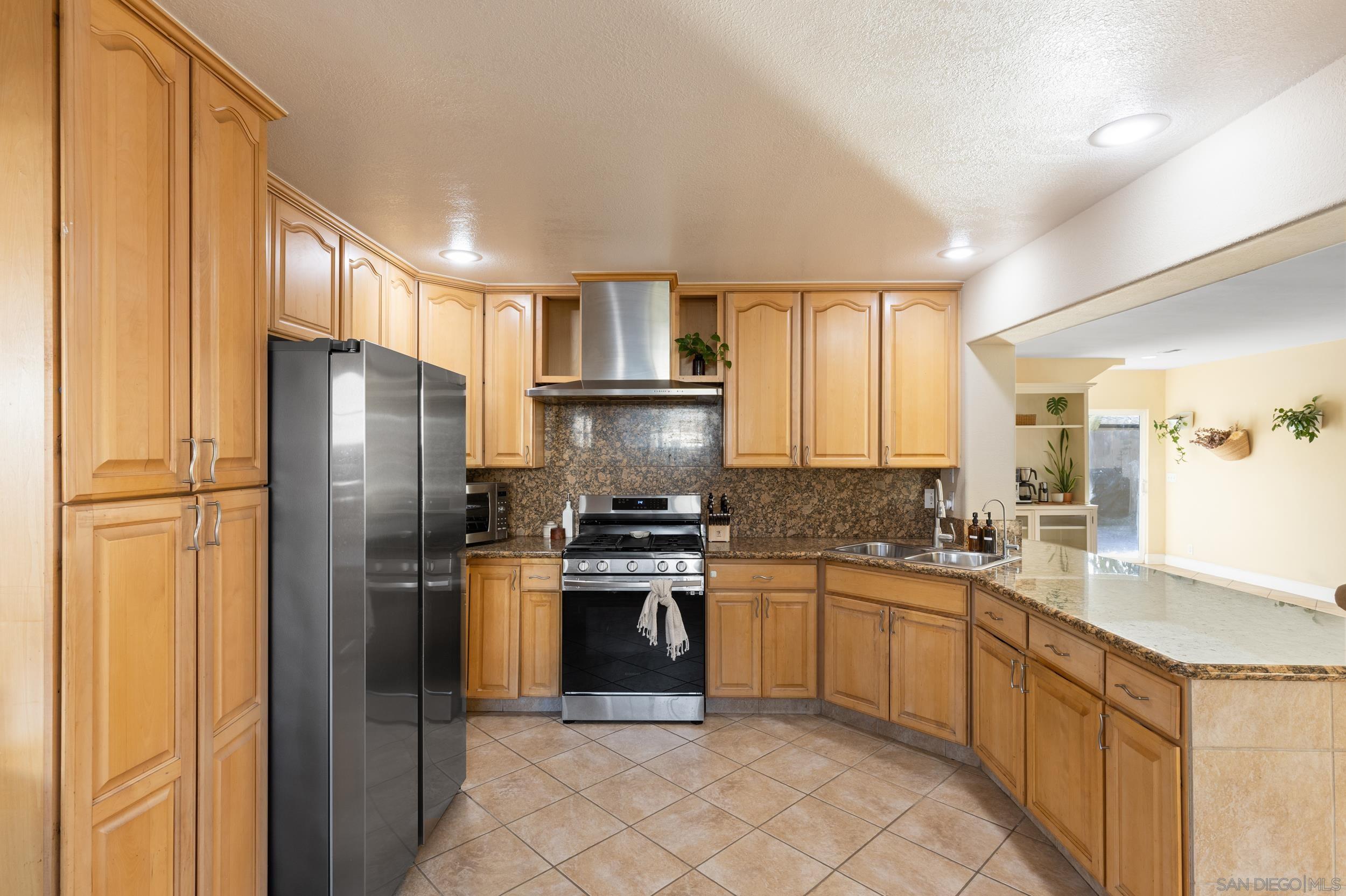 Detail Gallery Image 14 of 39 For 3346  Mount Acadia Blvd., San Diego,  CA 92111 - 4 Beds | 3 Baths