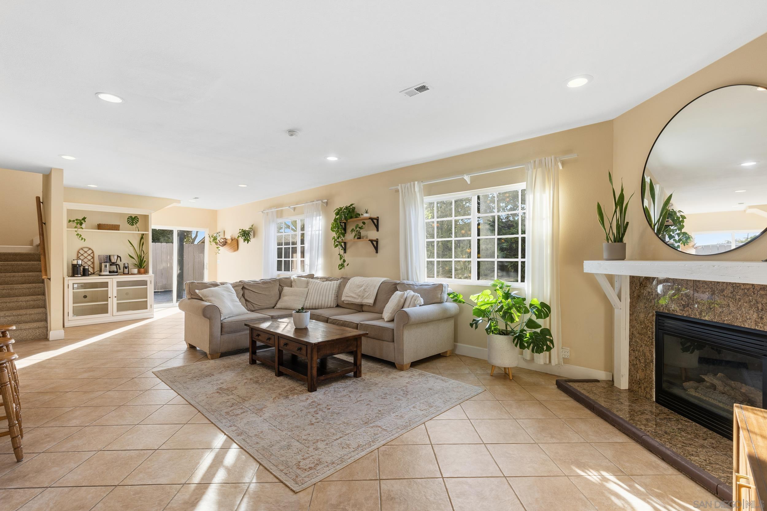 Detail Gallery Image 10 of 39 For 3346  Mount Acadia Blvd., San Diego,  CA 92111 - 4 Beds | 3 Baths