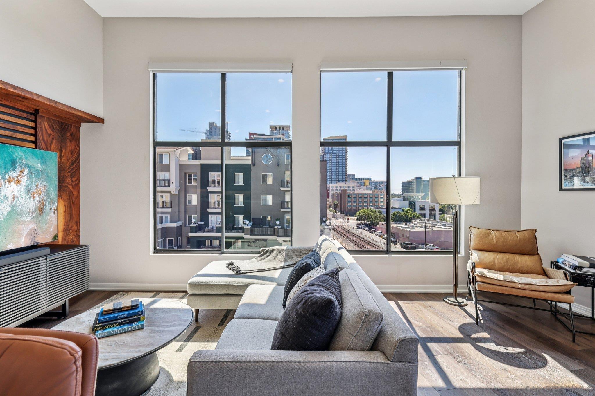 Front Image Thumbnail for SD260003630