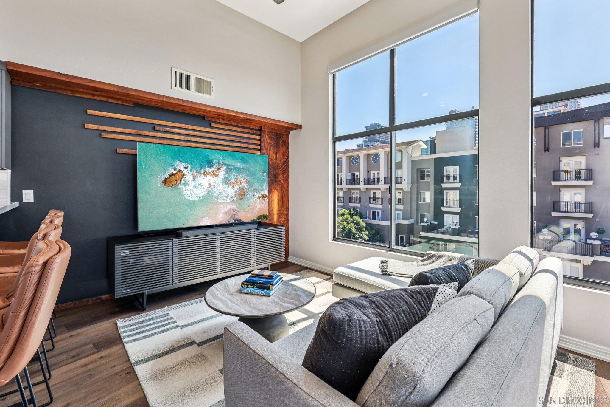 Detail Gallery Image 2 of 58 For 1750  Kettner Blvd  #414,  San Diego,  CA 92101 - 2 Beds | 2/1 Baths