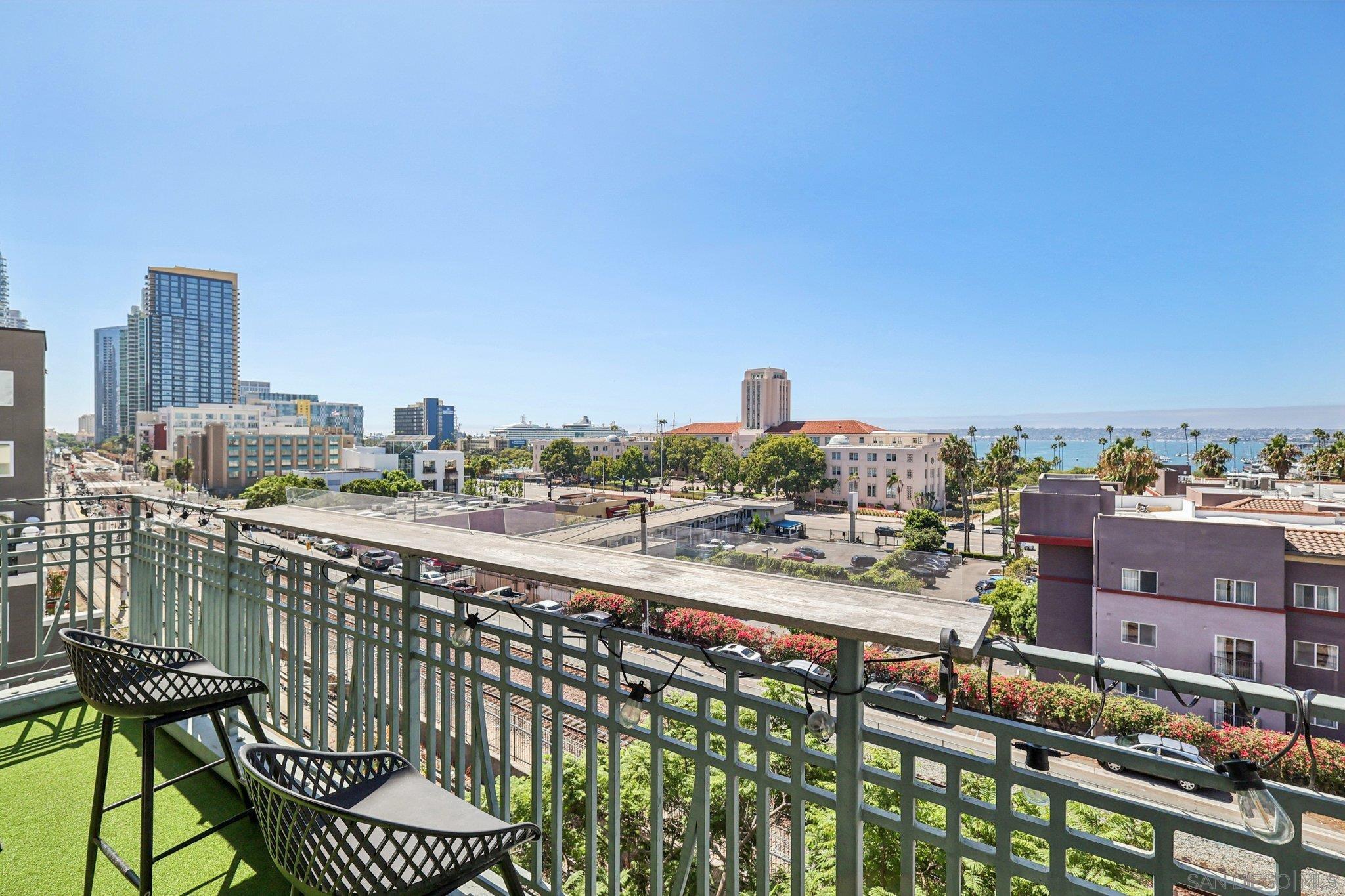 Detail Gallery Image 13 of 58 For 1750  Kettner Blvd  #414,  San Diego,  CA 92101 - 2 Beds | 2/1 Baths