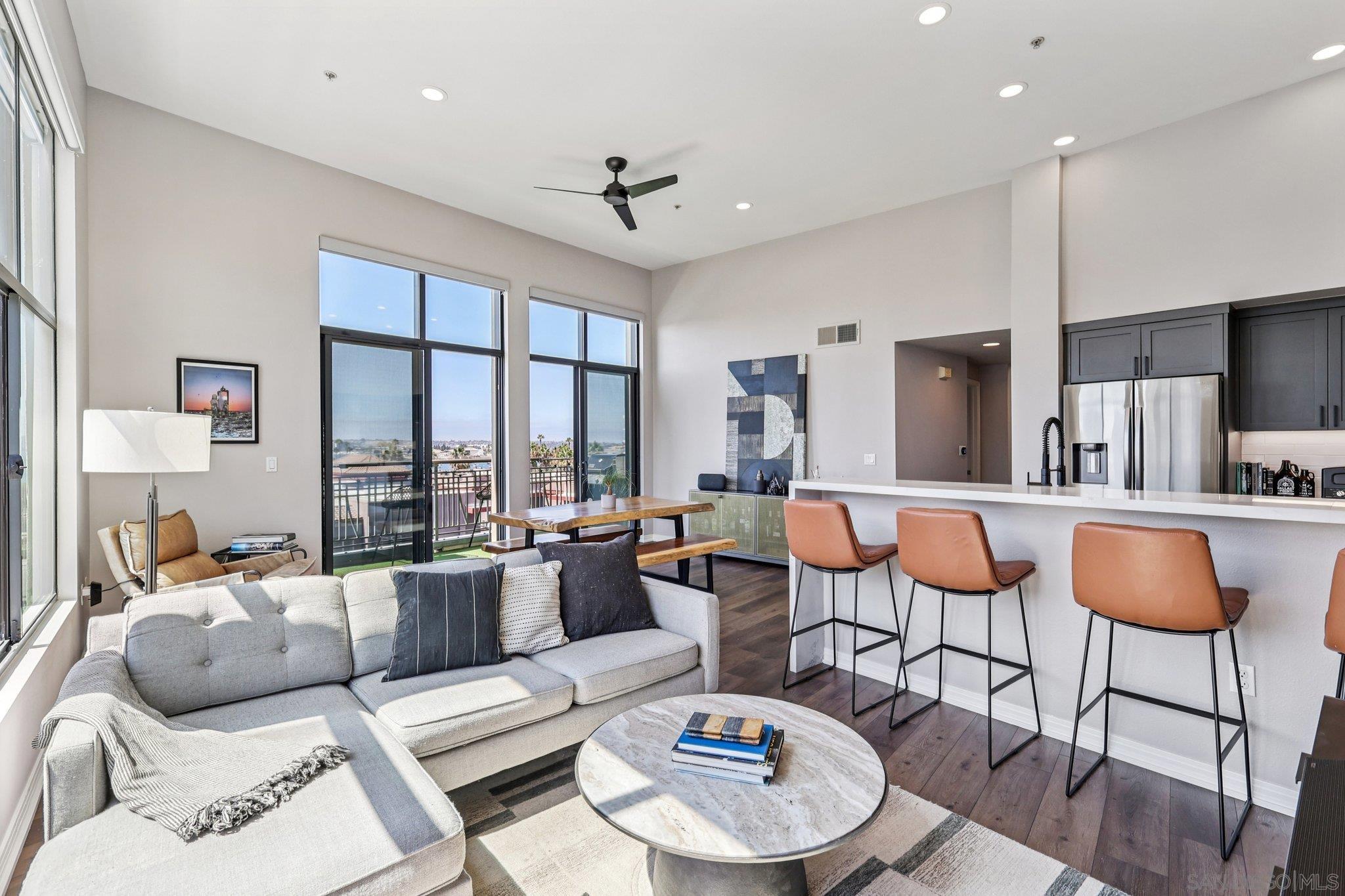 Detail Gallery Image 4 of 58 For 1750  Kettner Blvd  #414,  San Diego,  CA 92101 - 2 Beds | 2/1 Baths