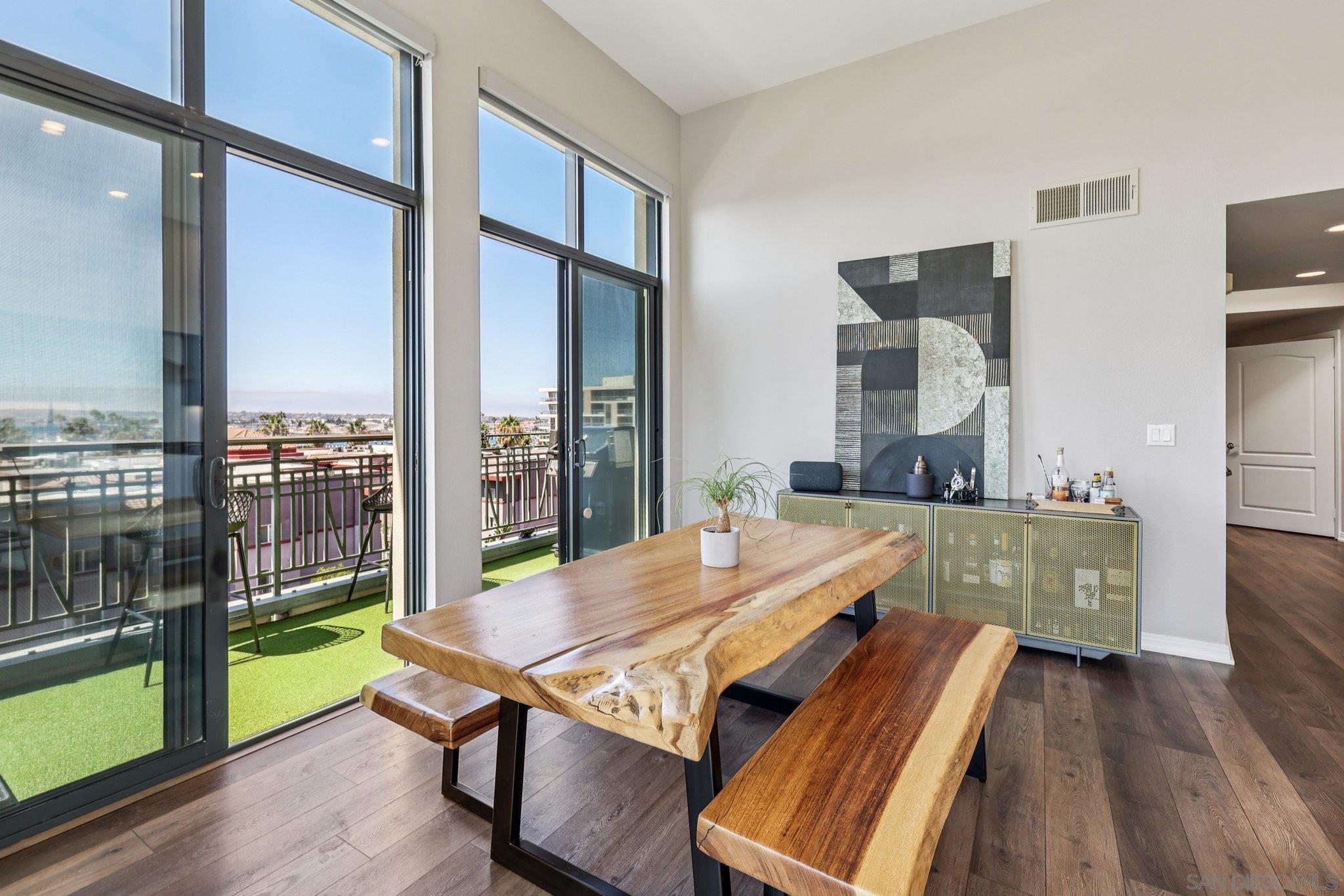 Detail Gallery Image 8 of 58 For 1750  Kettner Blvd  #414,  San Diego,  CA 92101 - 2 Beds | 2/1 Baths