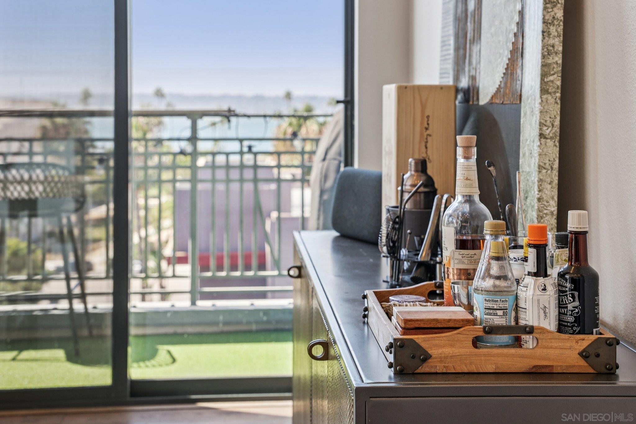 Detail Gallery Image 9 of 58 For 1750  Kettner Blvd  #414,  San Diego,  CA 92101 - 2 Beds | 2/1 Baths