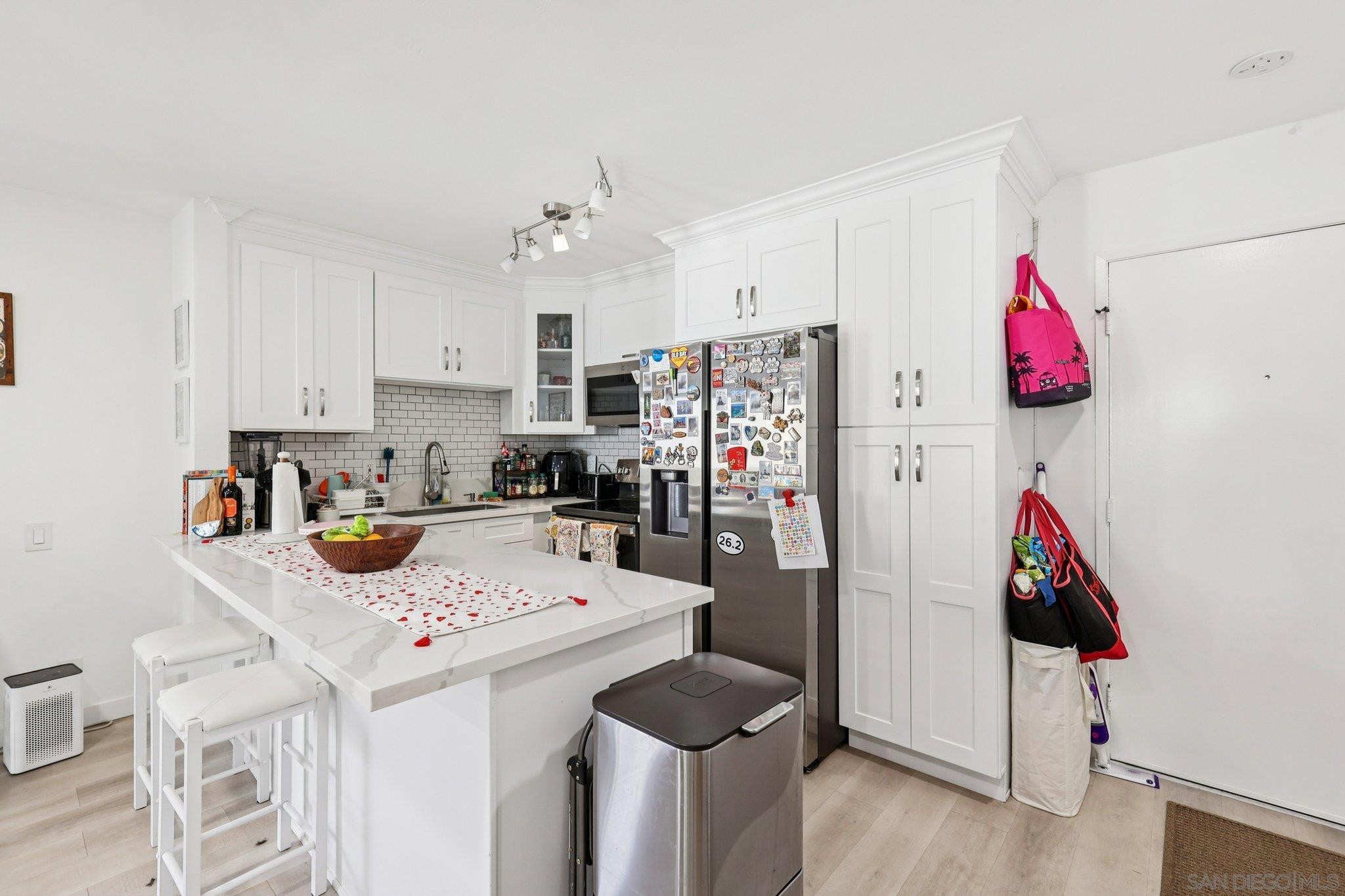 Detail Gallery Image 2 of 35 For 4600  Lamont St  #204,  San Diego,  CA 92109 - 2 Beds | 2 Baths