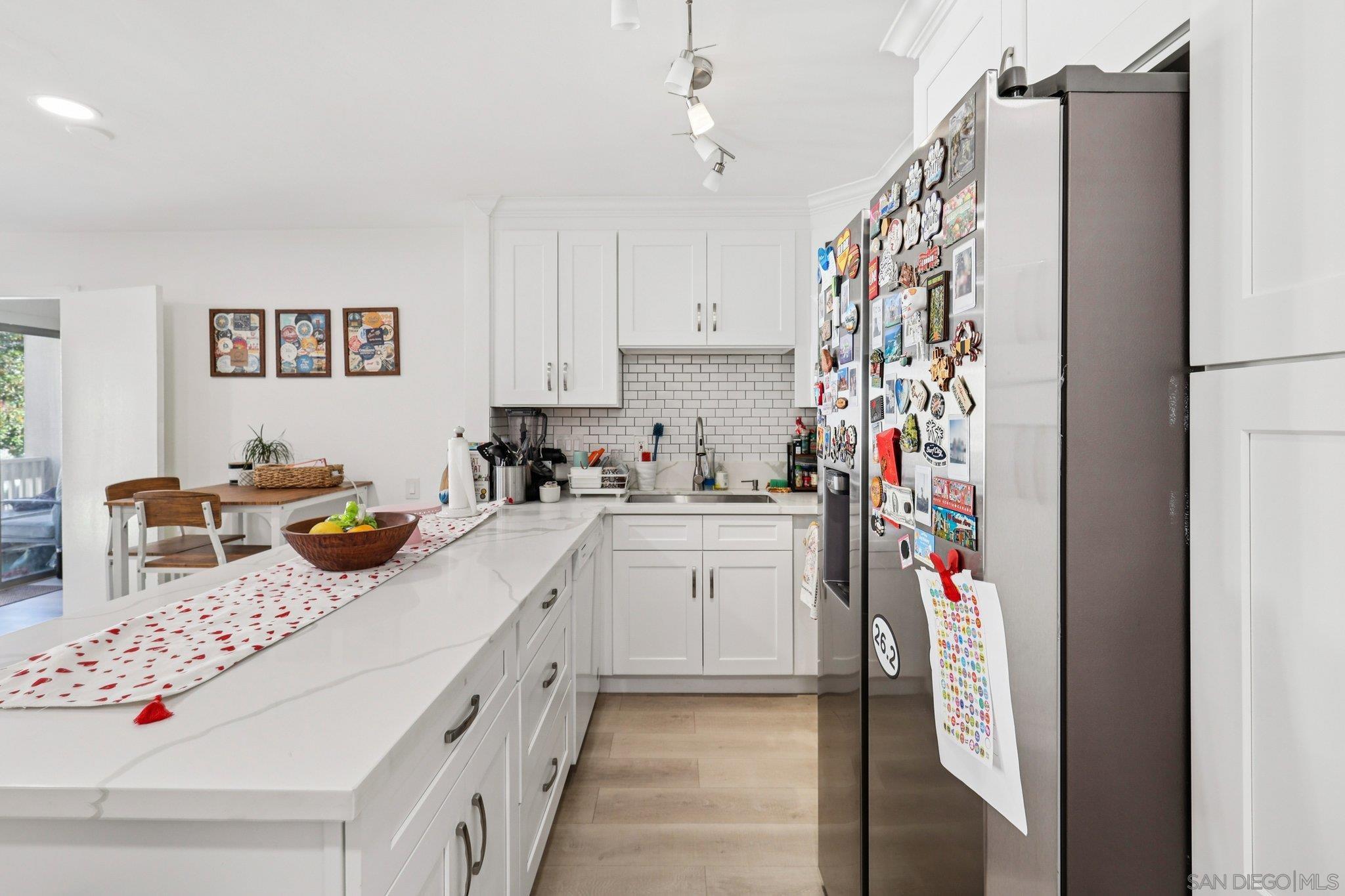 Detail Gallery Image 5 of 35 For 4600  Lamont St  #204,  San Diego,  CA 92109 - 2 Beds | 2 Baths