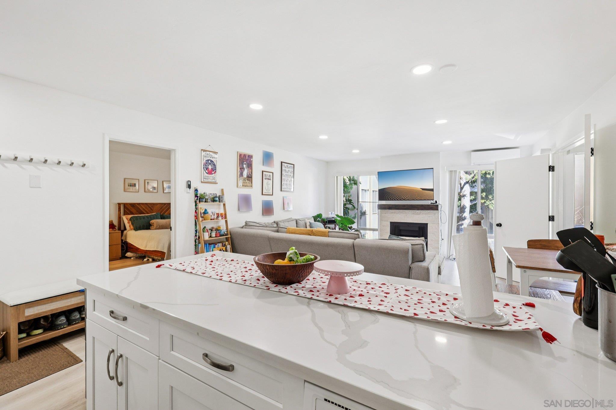 Detail Gallery Image 7 of 35 For 4600  Lamont St  #204,  San Diego,  CA 92109 - 2 Beds | 2 Baths