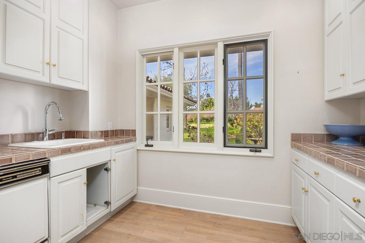 Detail Gallery Image 14 of 49 For 6294  Calle Del Campanario, Rancho Santa Fe,  CA 92067 - 4 Beds | 3/1 Baths