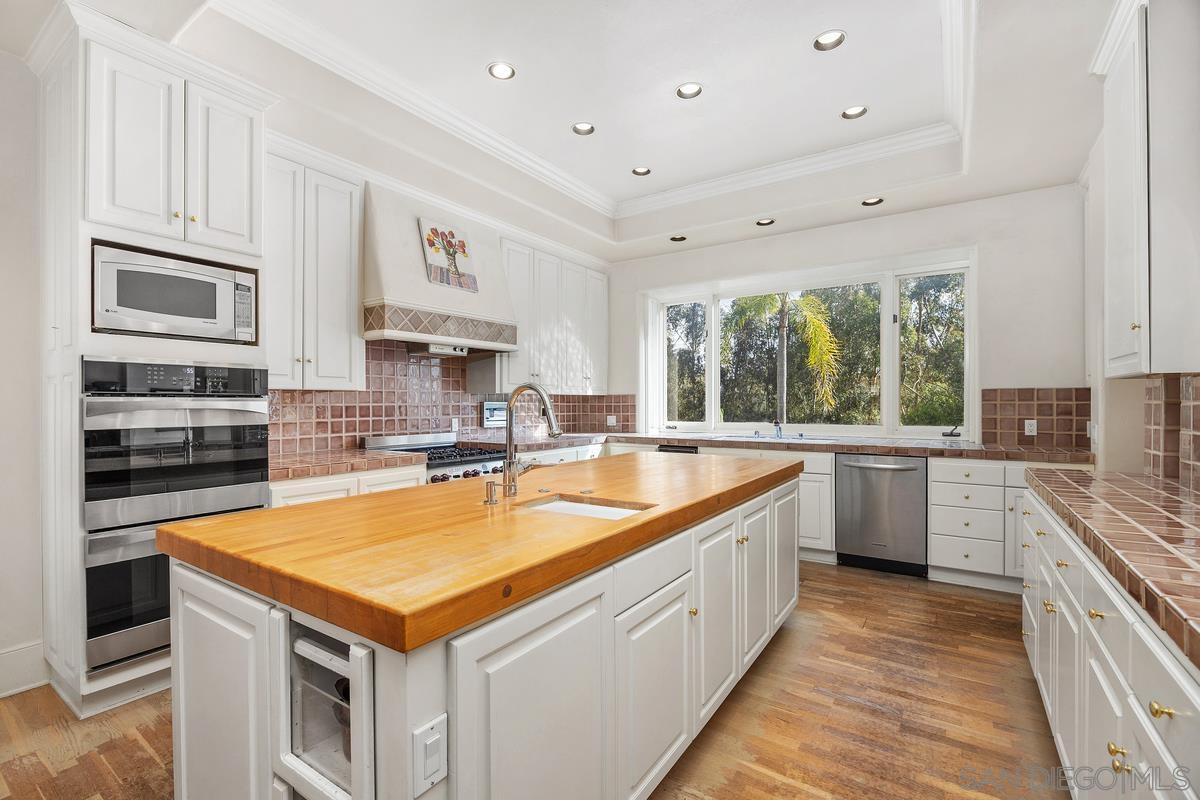 Detail Gallery Image 10 of 49 For 6294  Calle Del Campanario, Rancho Santa Fe,  CA 92067 - 4 Beds | 3/1 Baths