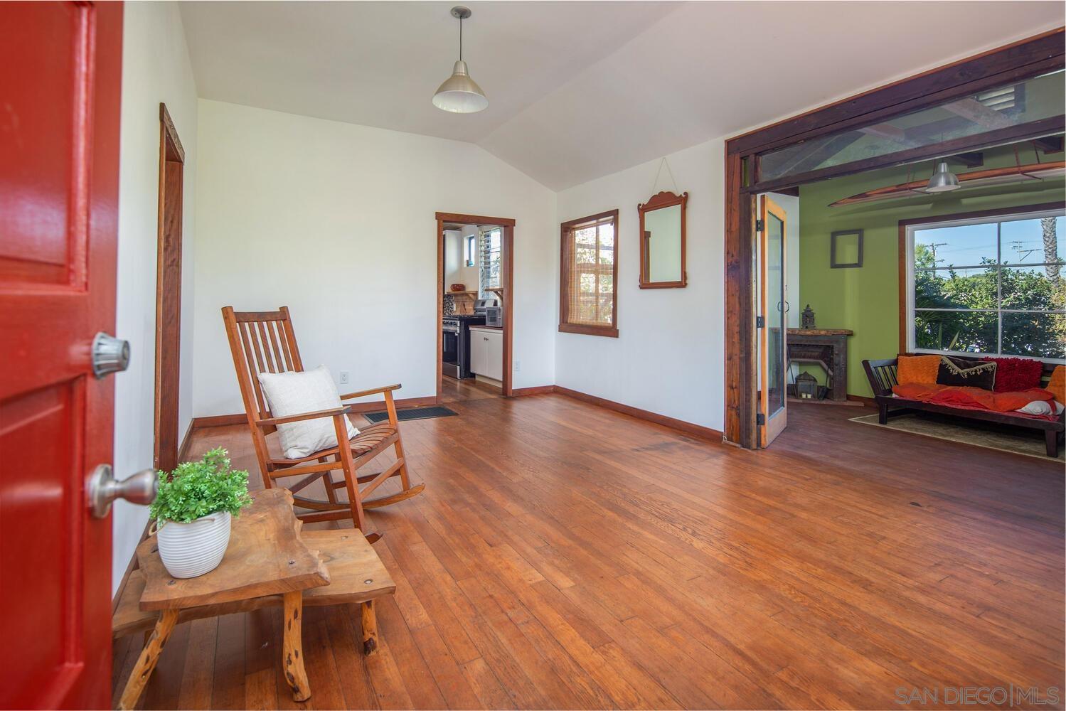 Detail Gallery Image 4 of 22 For 432 E 5th St, National City,  CA 91950 - 3 Beds | 1 Baths