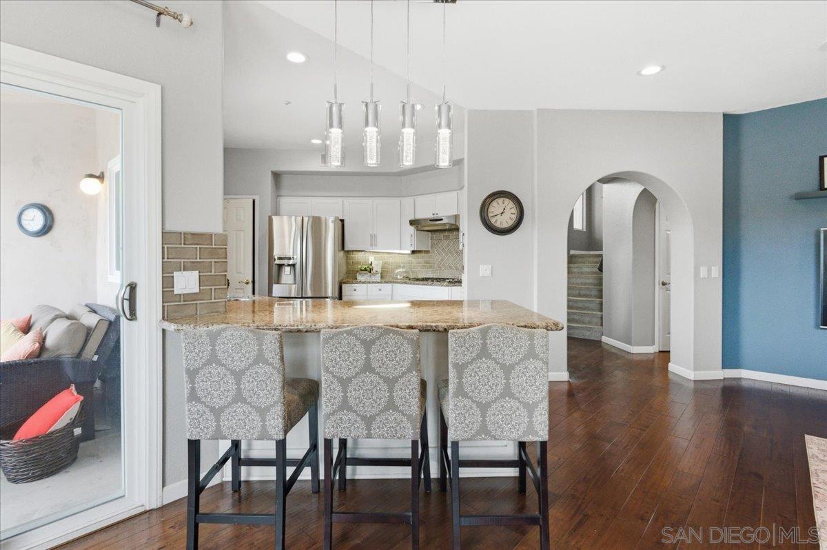 Detail Gallery Image 5 of 61 For 2701  Isham Springs Ct, Spring Valley,  CA 91977 - 3 Beds | 2/1 Baths