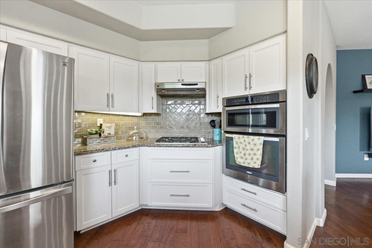 Detail Gallery Image 6 of 61 For 2701  Isham Springs Ct, Spring Valley,  CA 91977 - 3 Beds | 2/1 Baths