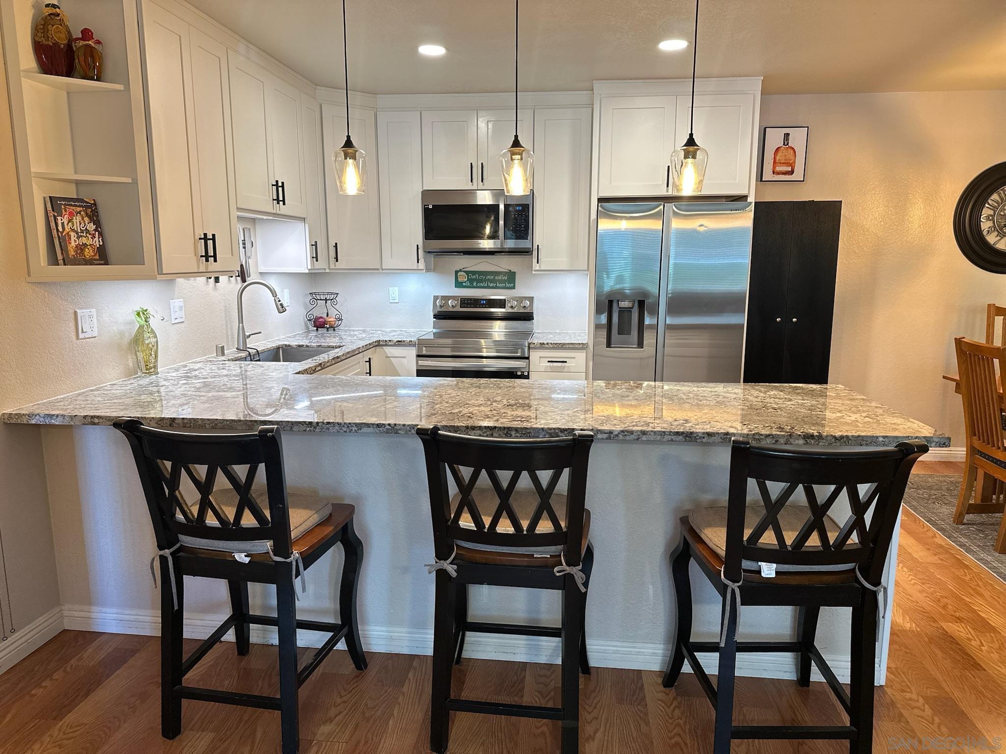 Front Image Thumbnail for SD260003639