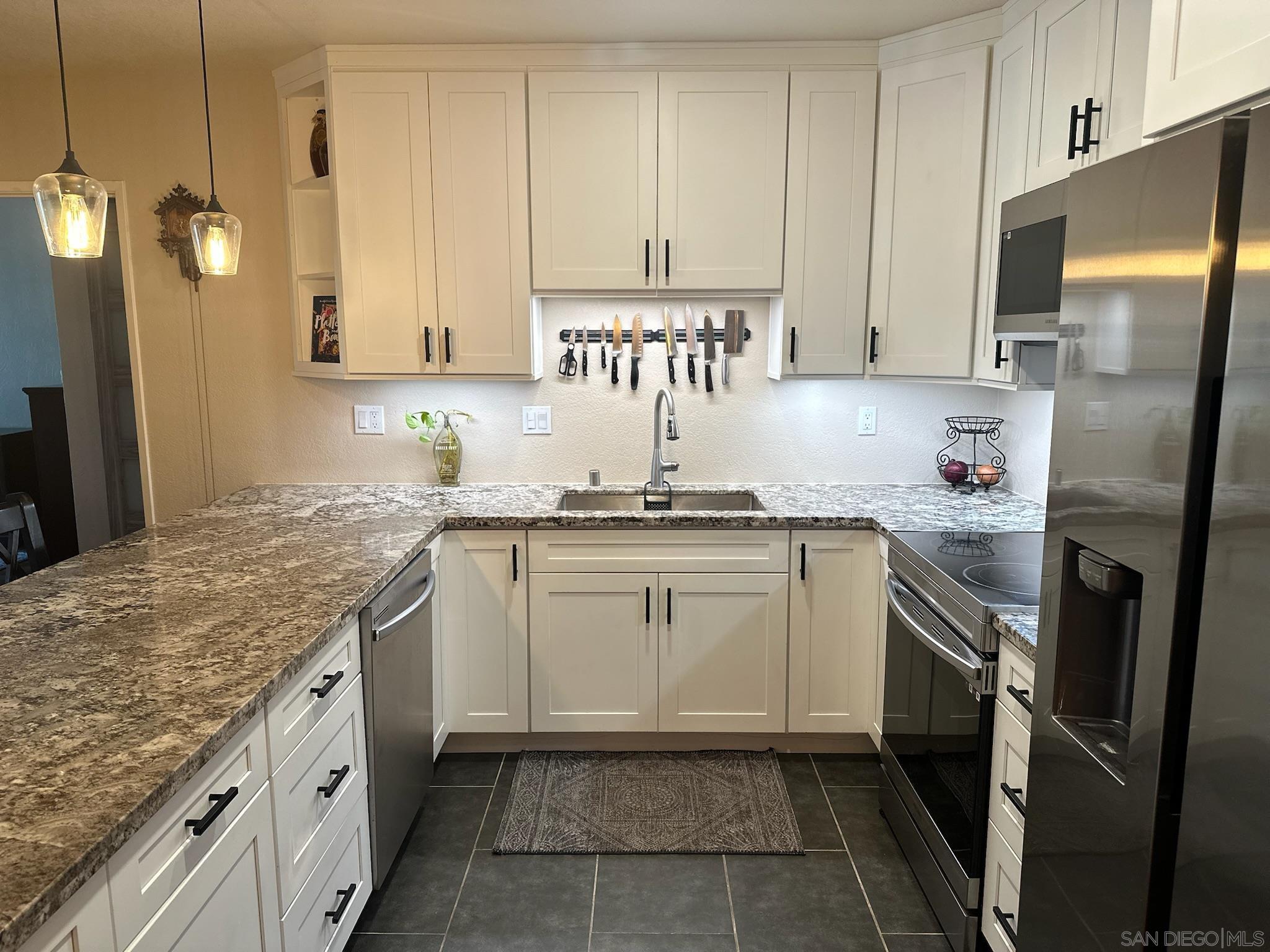 Detail Gallery Image 3 of 19 For 425  Autumn Dr  #25,  San Marcos,  CA 92069 - 2 Beds | 2 Baths