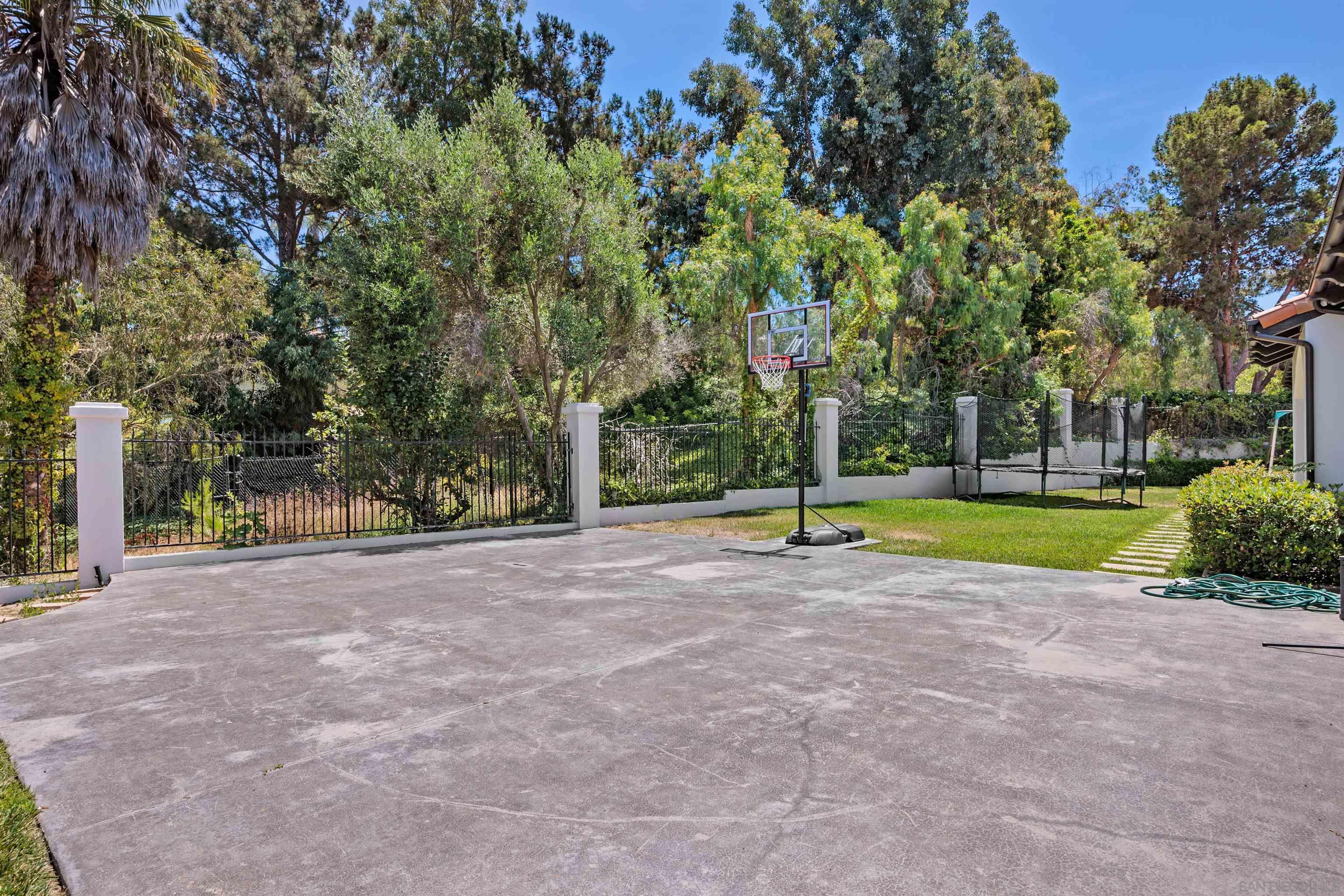 Detail Gallery Image 25 of 38 For 16210  via Cazadero, Rancho Santa Fe,  CA 92067 - 5 Beds | 6/1 Baths