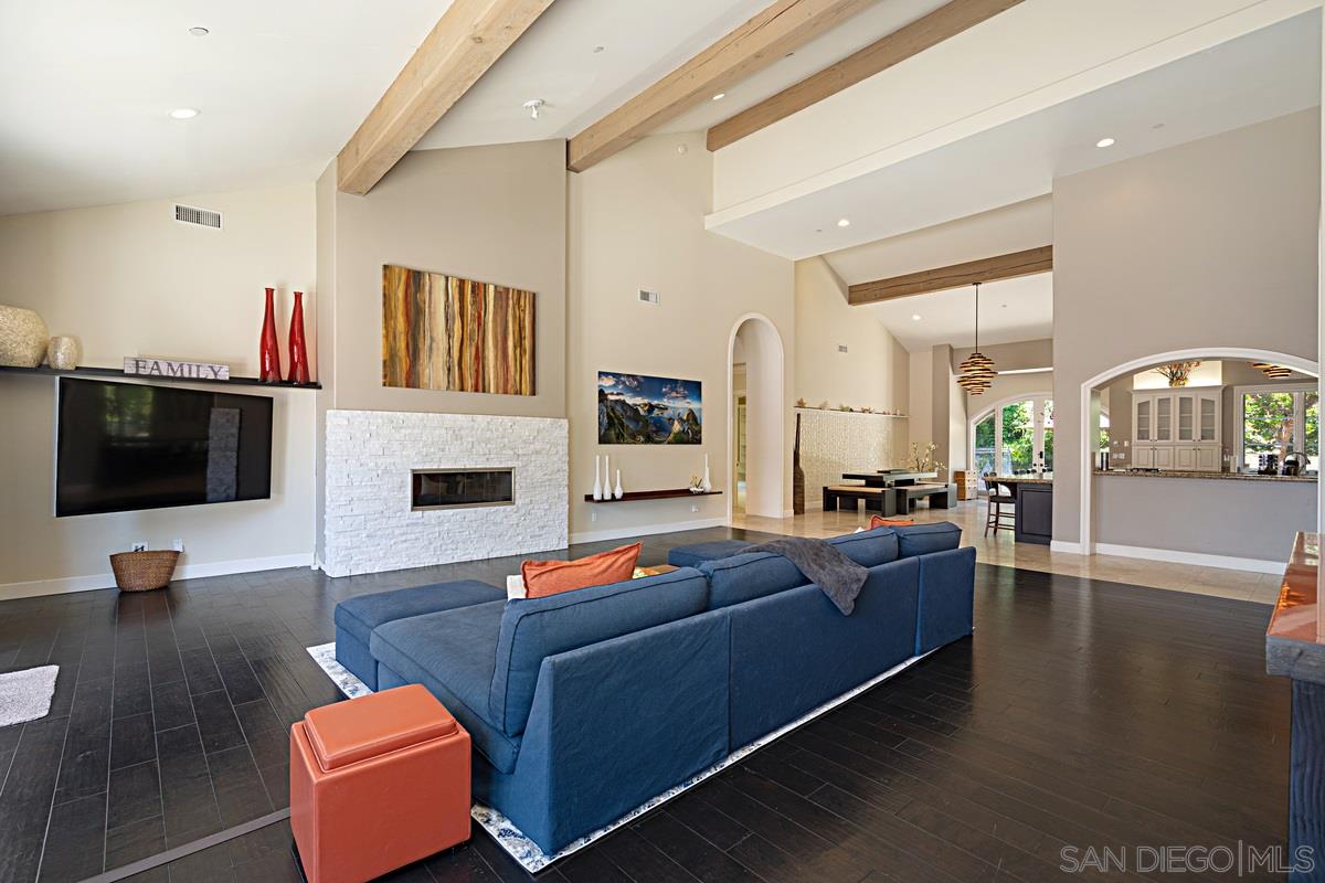Detail Gallery Image 9 of 38 For 16210  via Cazadero, Rancho Santa Fe,  CA 92067 - 5 Beds | 6/1 Baths