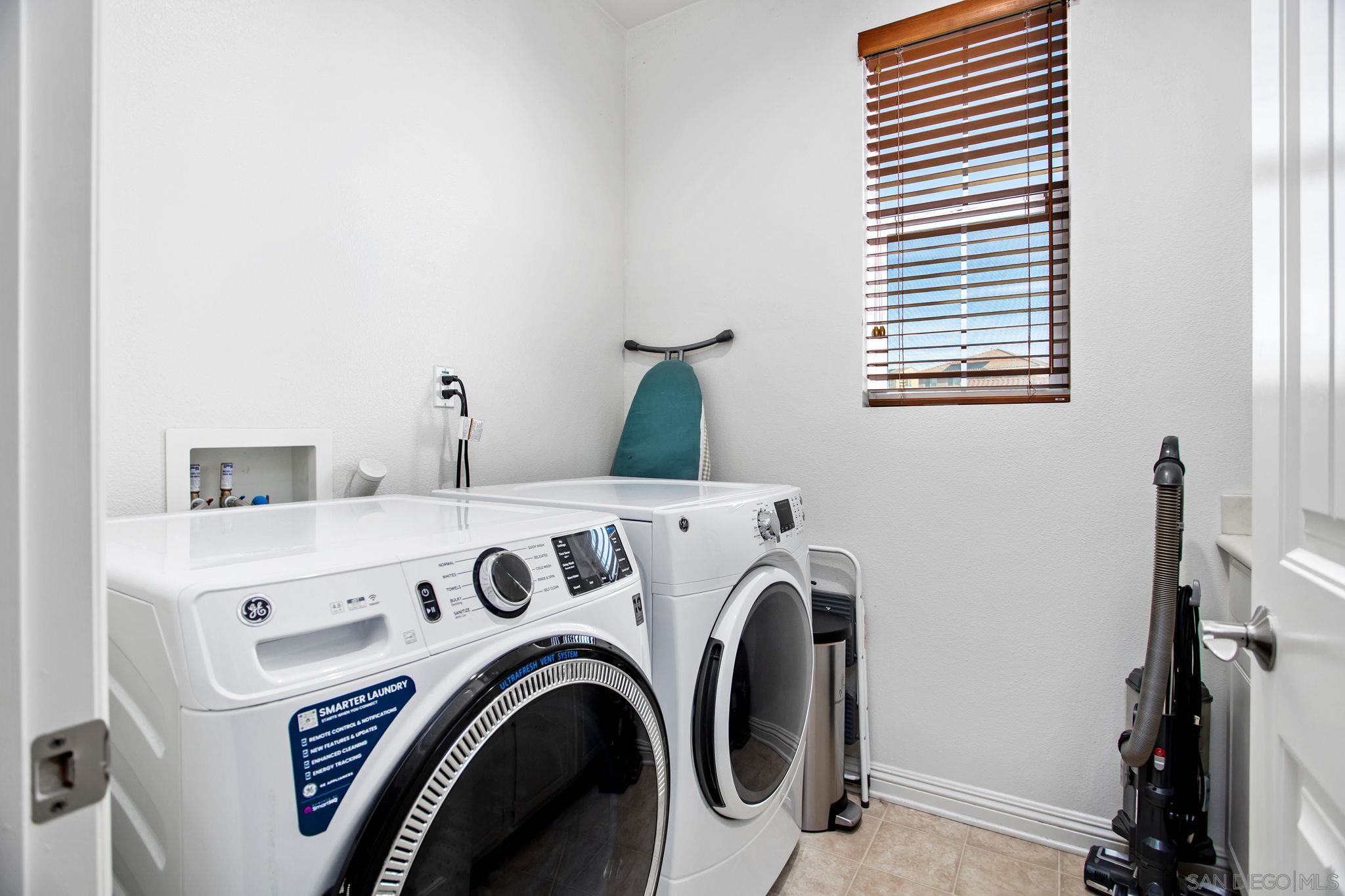 Detail Gallery Image 16 of 34 For 1818  Santa Christina Ave, Chula Vista,  CA 91913 - 4 Beds | 3/1 Baths