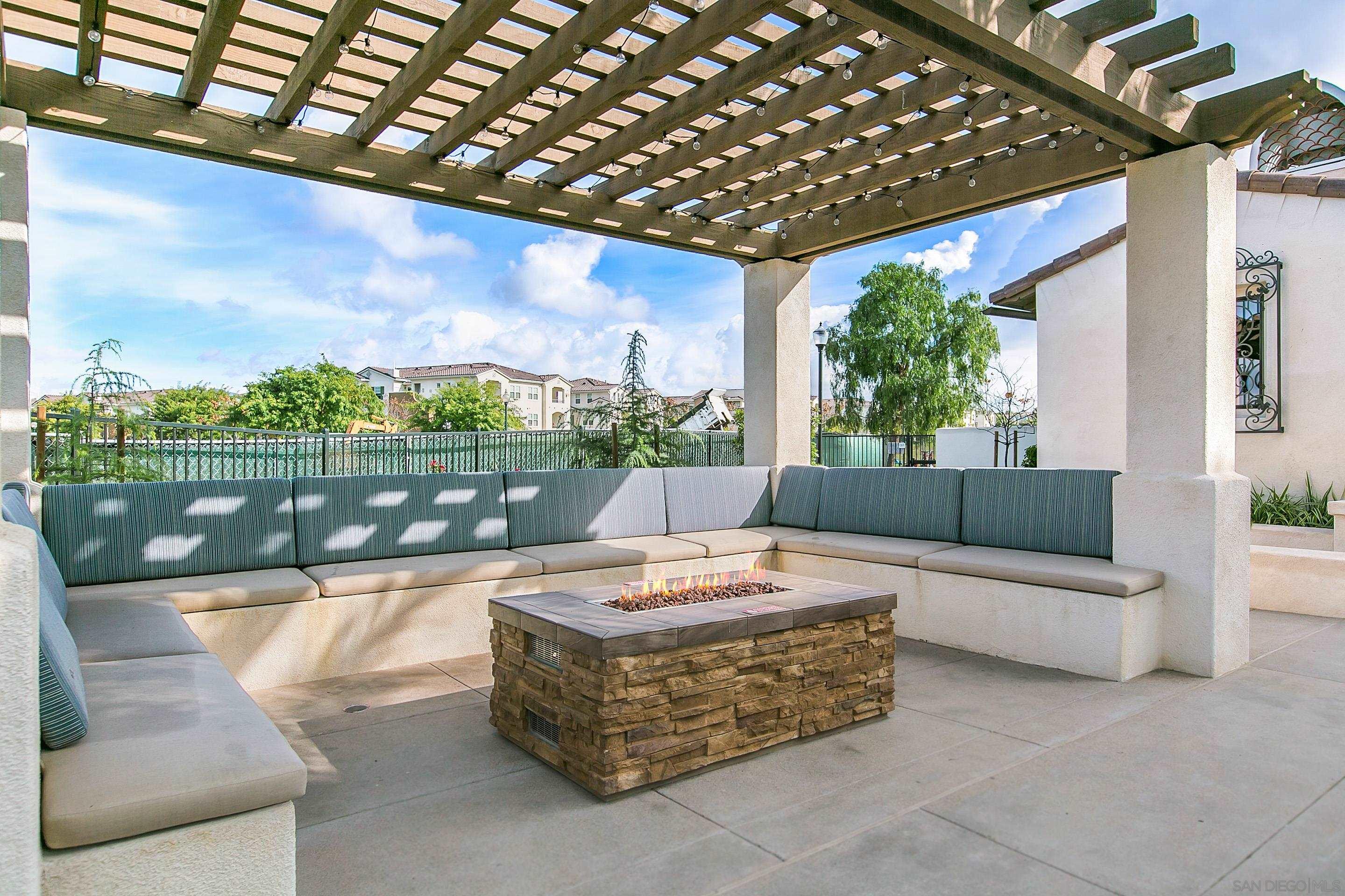 Detail Gallery Image 25 of 34 For 1818  Santa Christina Ave, Chula Vista,  CA 91913 - 4 Beds | 3/1 Baths