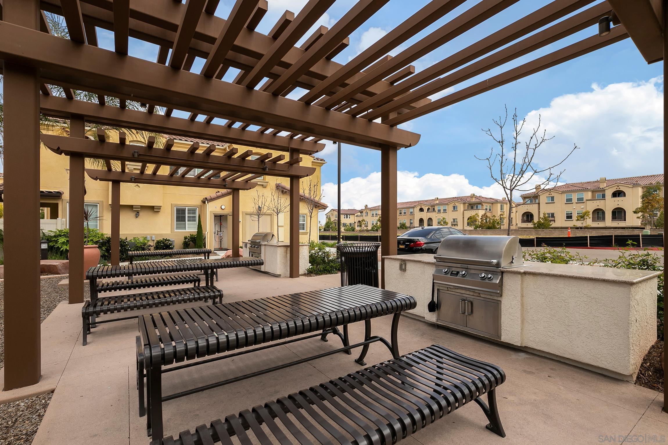 Detail Gallery Image 29 of 34 For 1818  Santa Christina Ave, Chula Vista,  CA 91913 - 4 Beds | 3/1 Baths