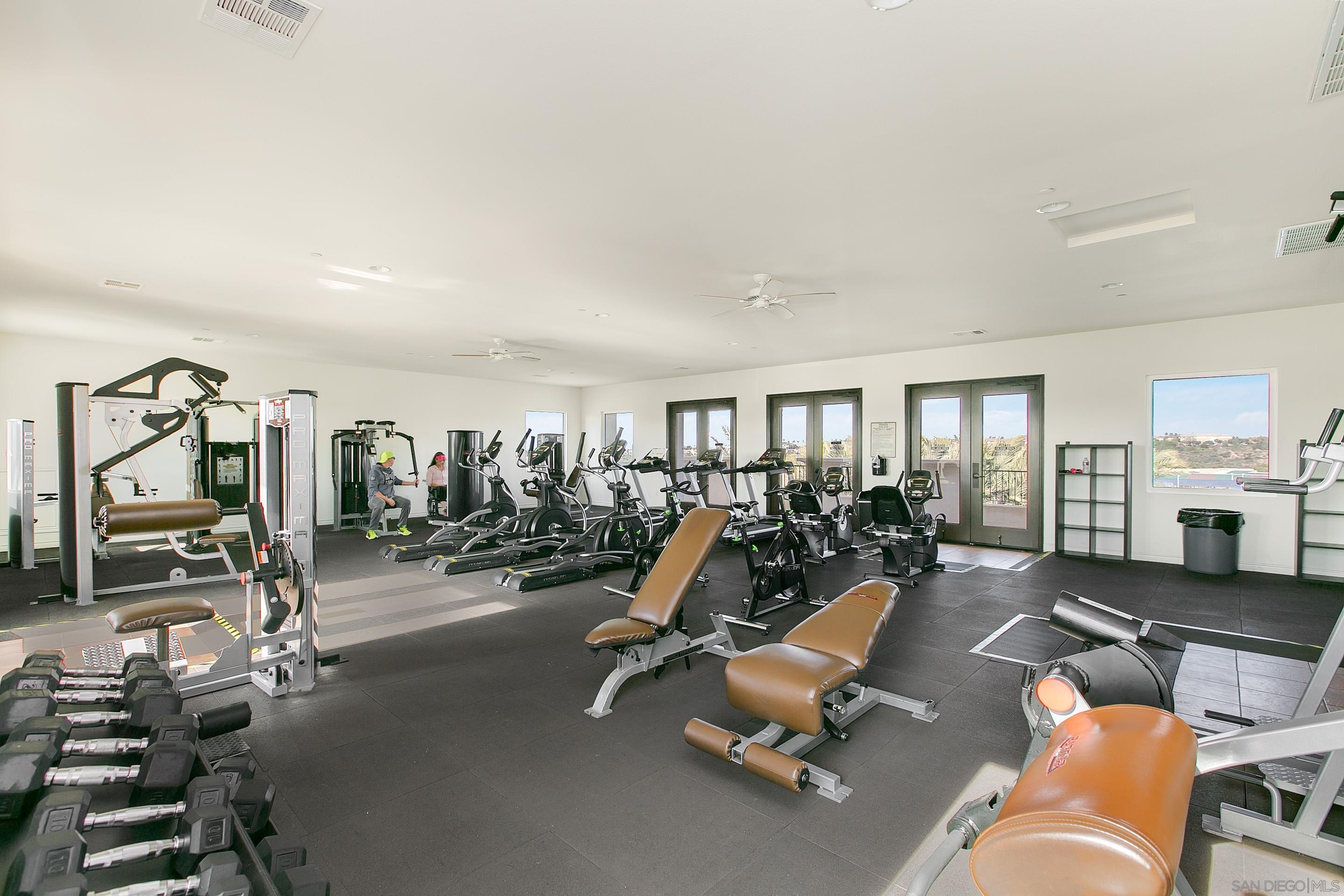 Detail Gallery Image 31 of 34 For 1818  Santa Christina Ave, Chula Vista,  CA 91913 - 4 Beds | 3/1 Baths