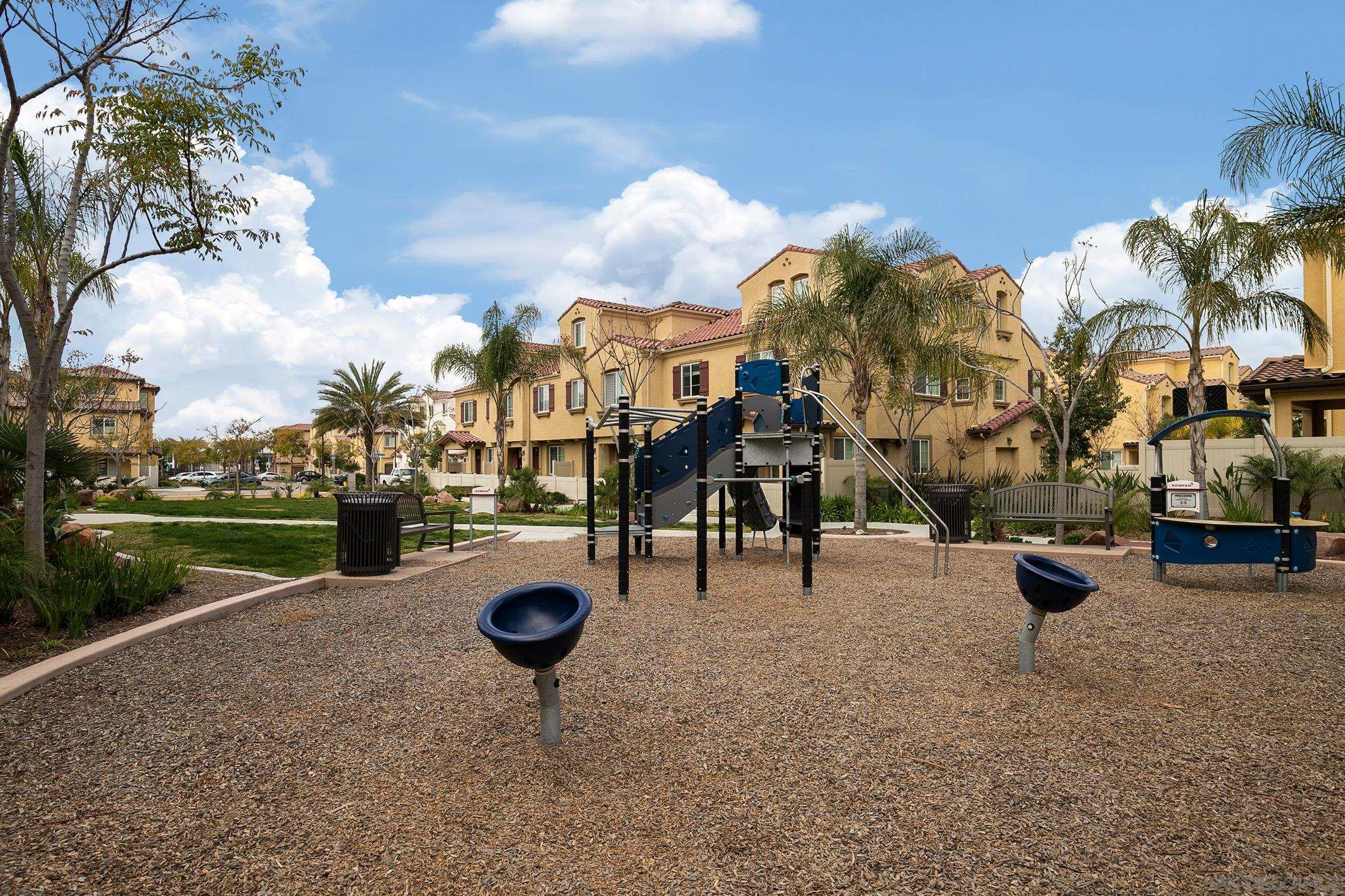 Detail Gallery Image 30 of 34 For 1818  Santa Christina Ave, Chula Vista,  CA 91913 - 4 Beds | 3/1 Baths