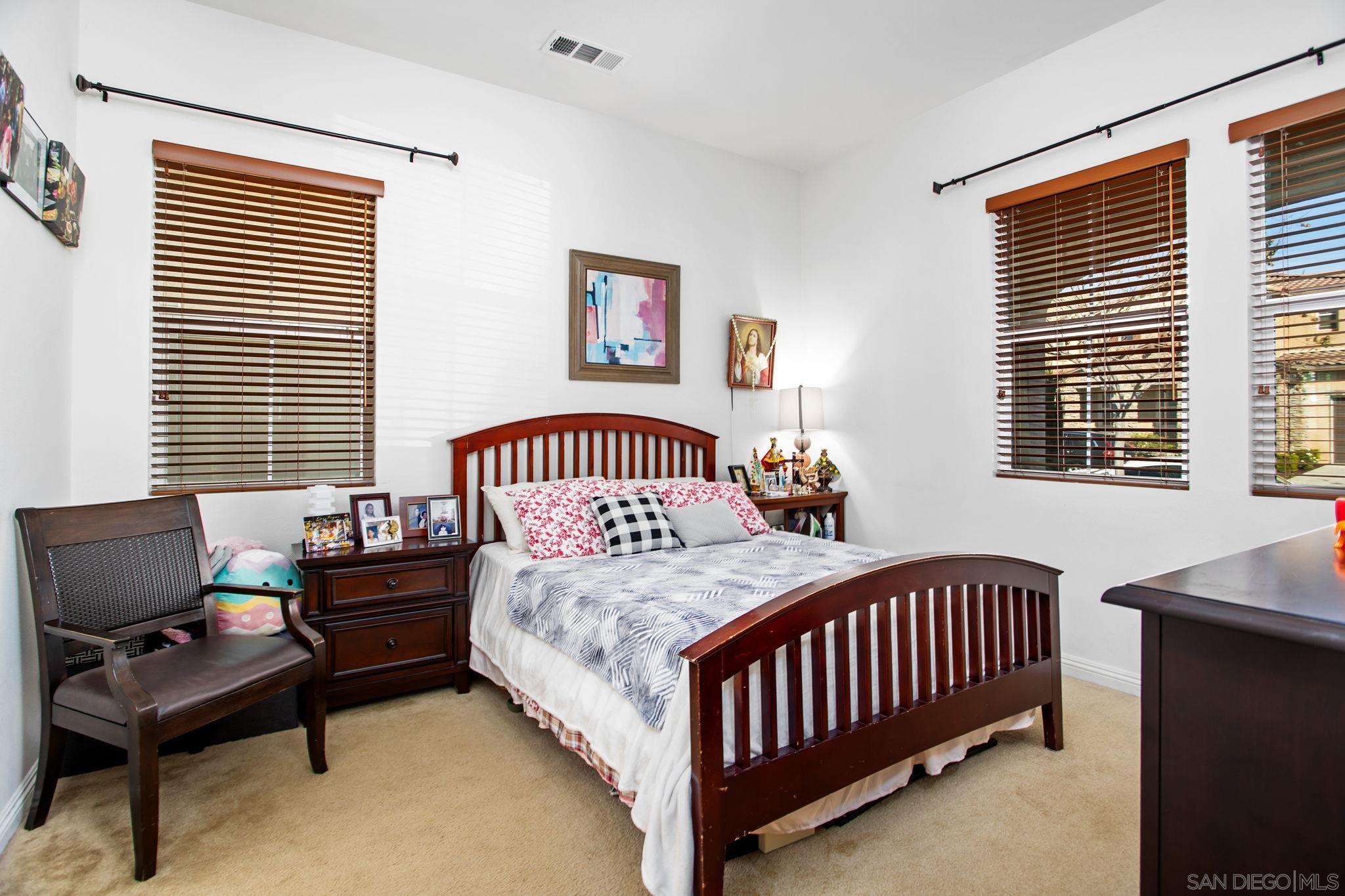 Detail Gallery Image 8 of 34 For 1818  Santa Christina Ave, Chula Vista,  CA 91913 - 4 Beds | 3/1 Baths