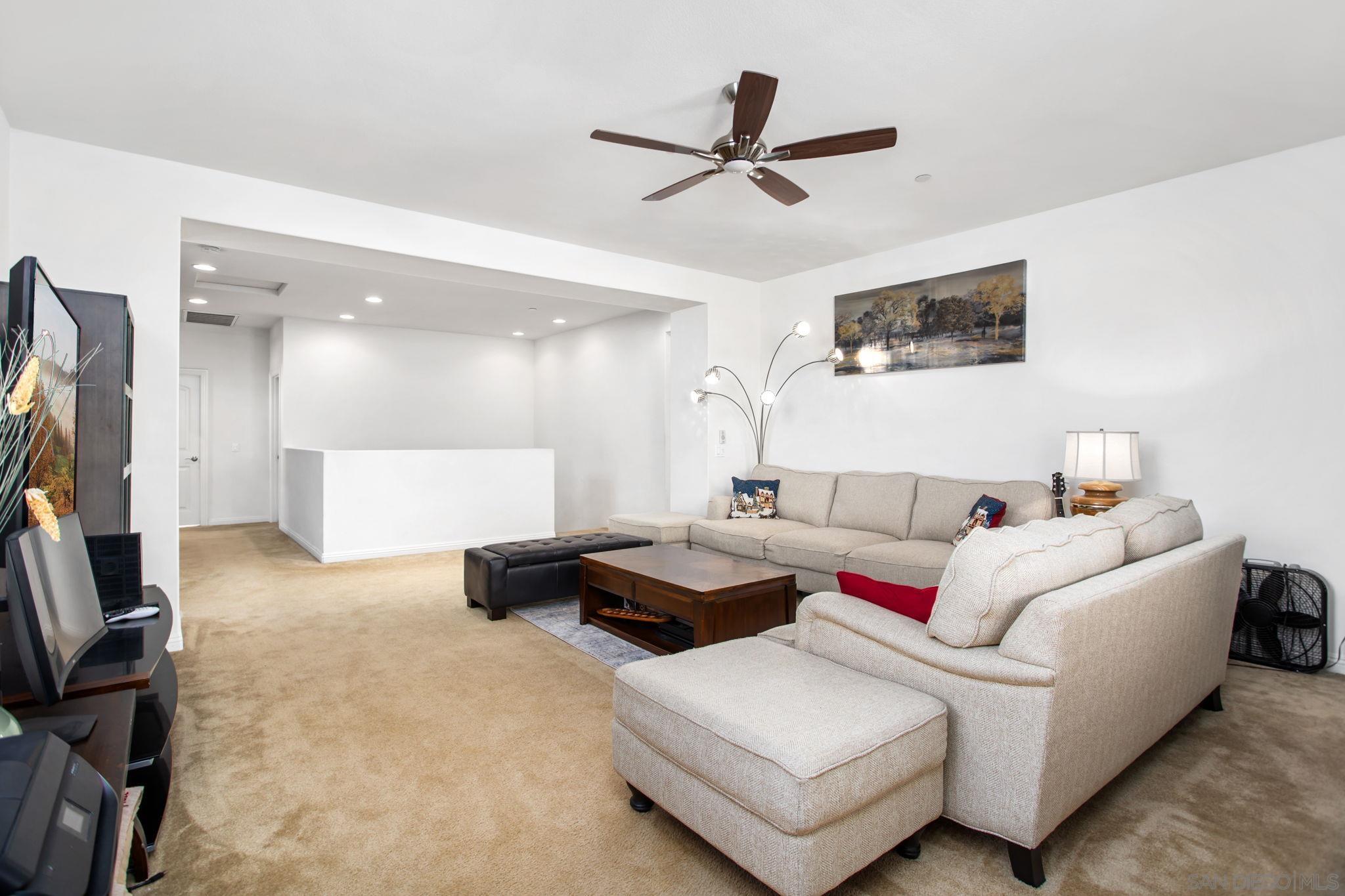 Detail Gallery Image 10 of 34 For 1818  Santa Christina Ave, Chula Vista,  CA 91913 - 4 Beds | 3/1 Baths