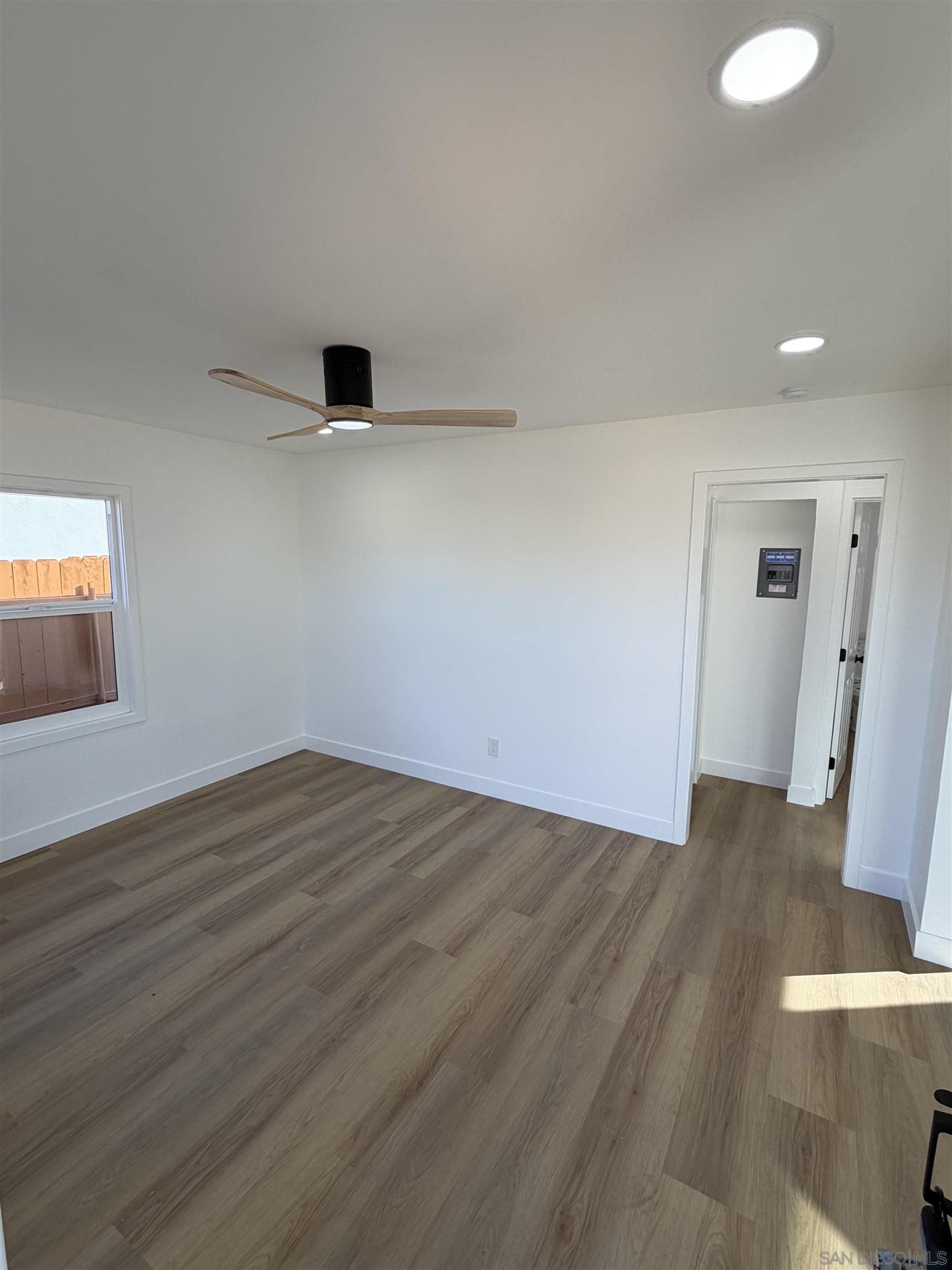 Detail Gallery Image 14 of 20 For 698  J St, Chula Vista,  CA 91910 - 2 Beds | 1 Baths