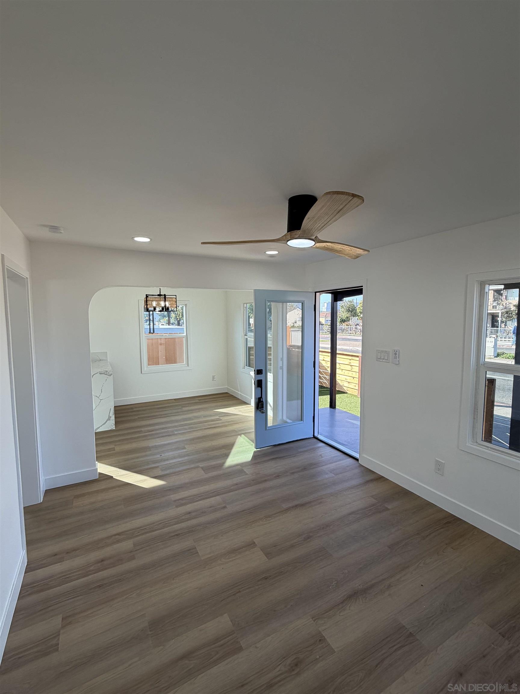 Detail Gallery Image 15 of 20 For 698  J St, Chula Vista,  CA 91910 - 2 Beds | 1 Baths