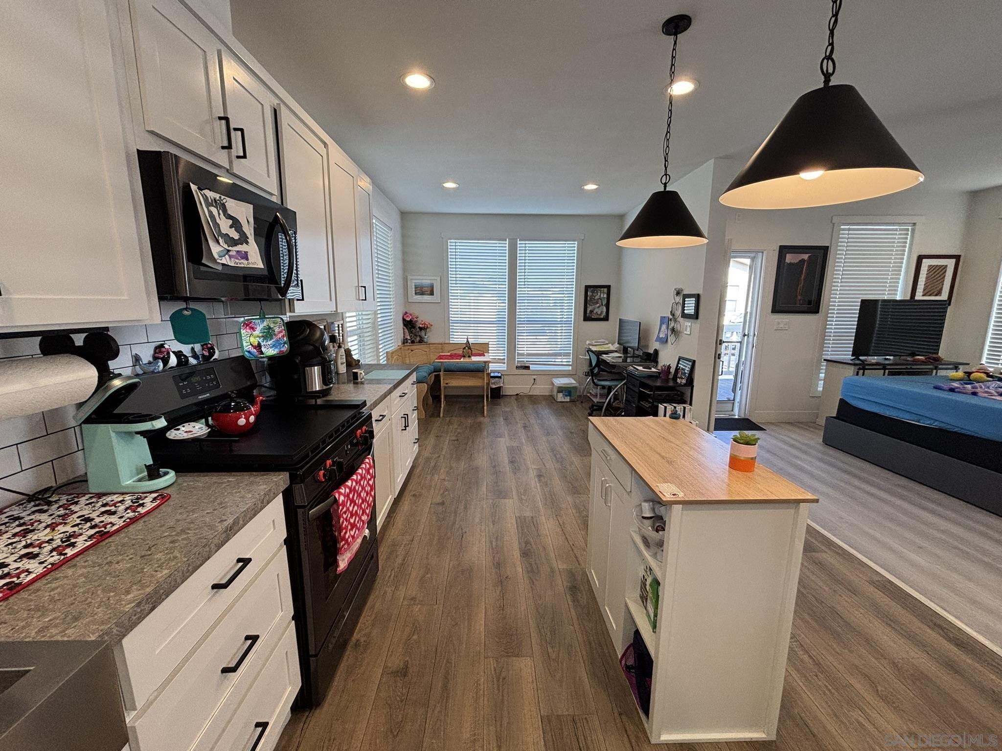 Detail Gallery Image 10 of 29 For 13111  Bonita Vista St  #228,  Poway,  CA 92064 - 3 Beds | 2 Baths