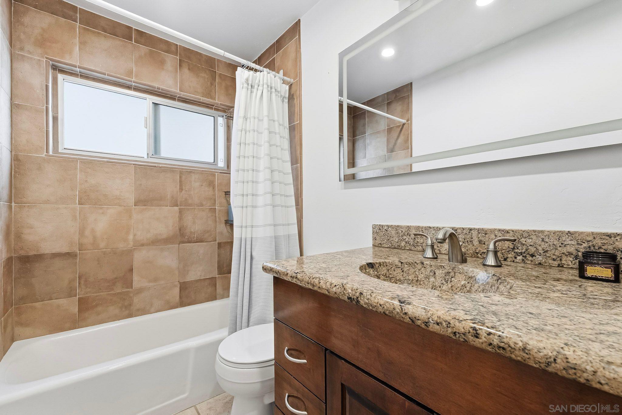 Detail Gallery Image 20 of 29 For 1828  Linwood St  #1,  San Diego,  CA 92110 - 2 Beds | 2 Baths