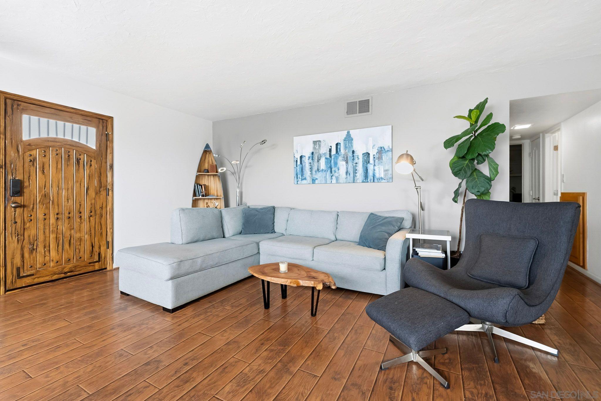 Detail Gallery Image 7 of 29 For 1828  Linwood St  #1,  San Diego,  CA 92110 - 2 Beds | 2 Baths