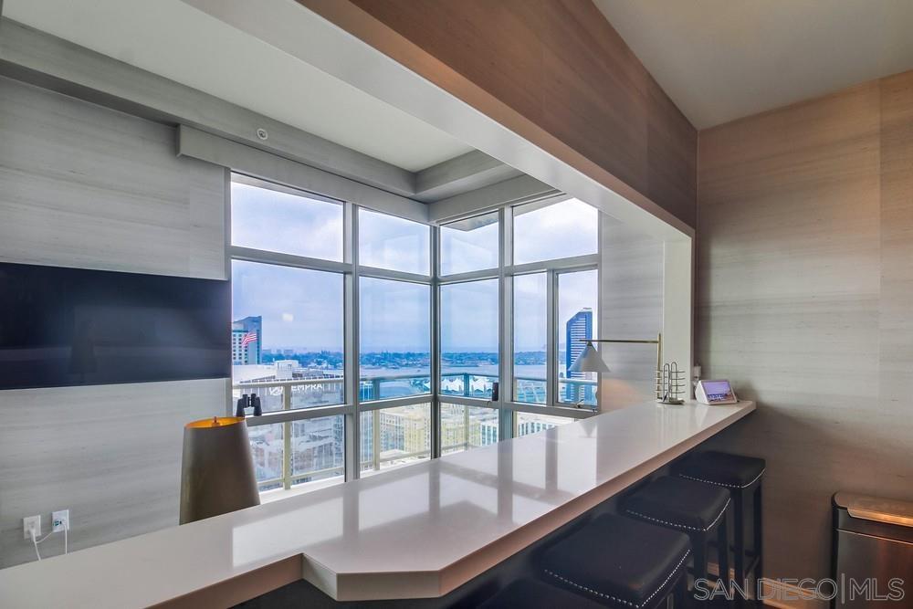 Detail Gallery Image 14 of 62 For 800  the Mark Ln  2801, San Diego,  CA 92101 - 3 Beds | 3 Baths