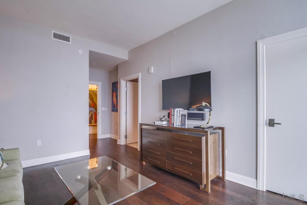 Detail Gallery Image 40 of 62 For 800  the Mark Ln  2801, San Diego,  CA 92101 - 3 Beds | 3 Baths