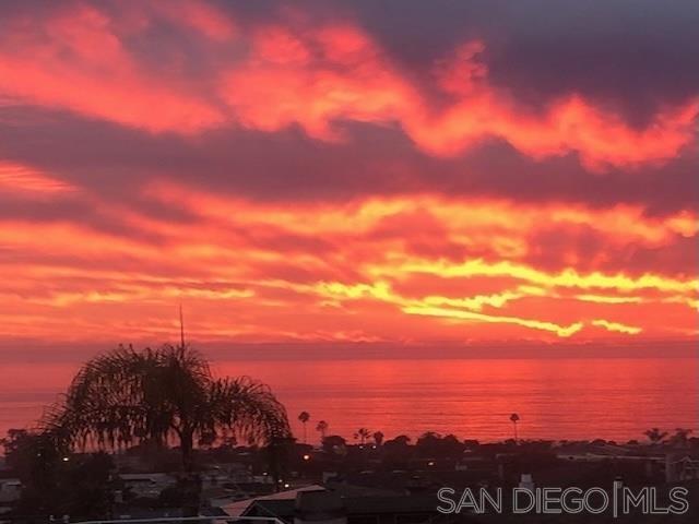 Detail Gallery Image 2 of 25 For 2044  Edinburg Avenue, Cardiff By The Sea,  CA 92007 - 4 Beds | 3 Baths