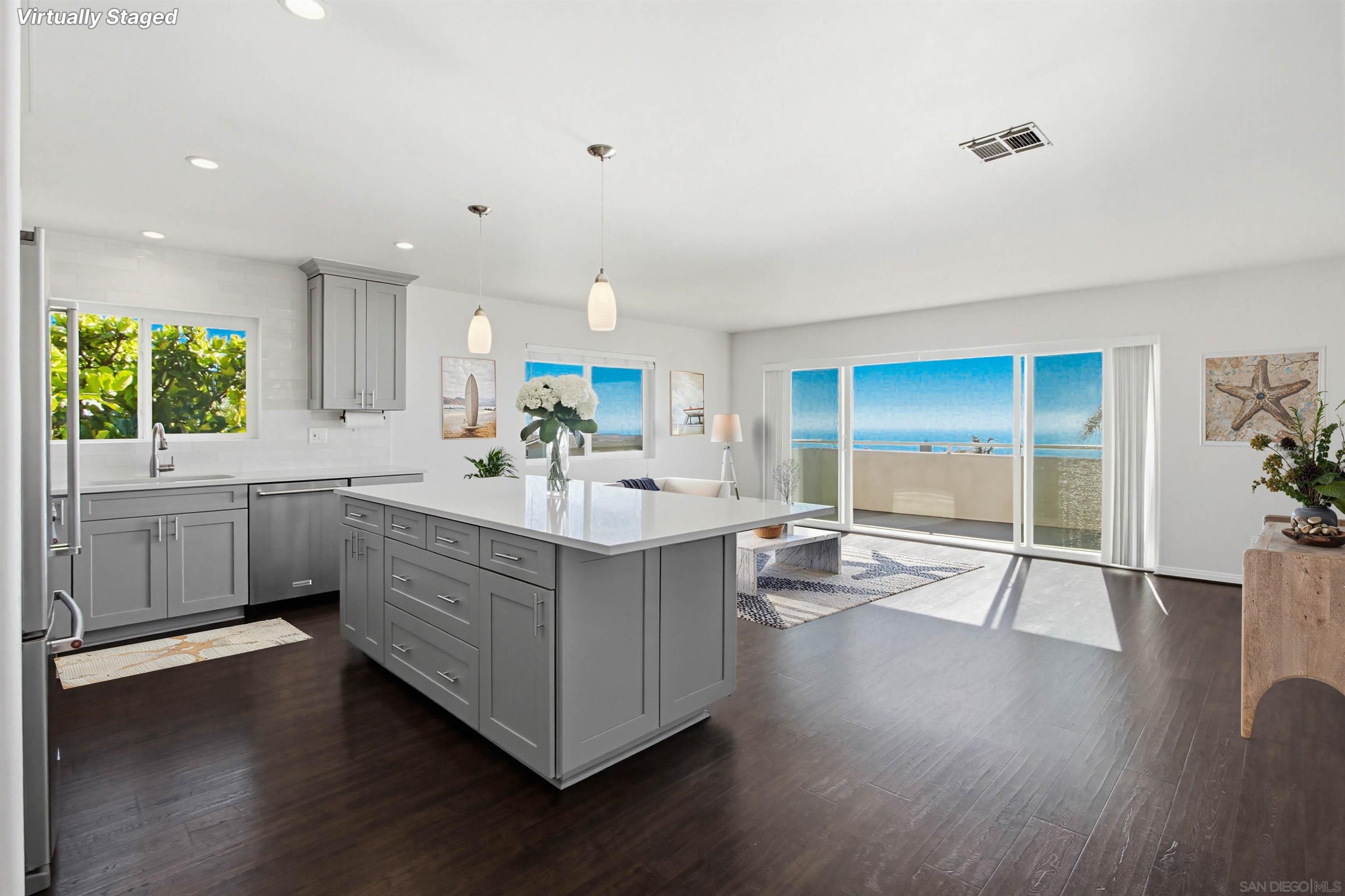 Detail Gallery Image 7 of 25 For 2044  Edinburg Avenue, Cardiff By The Sea,  CA 92007 - 4 Beds | 3 Baths