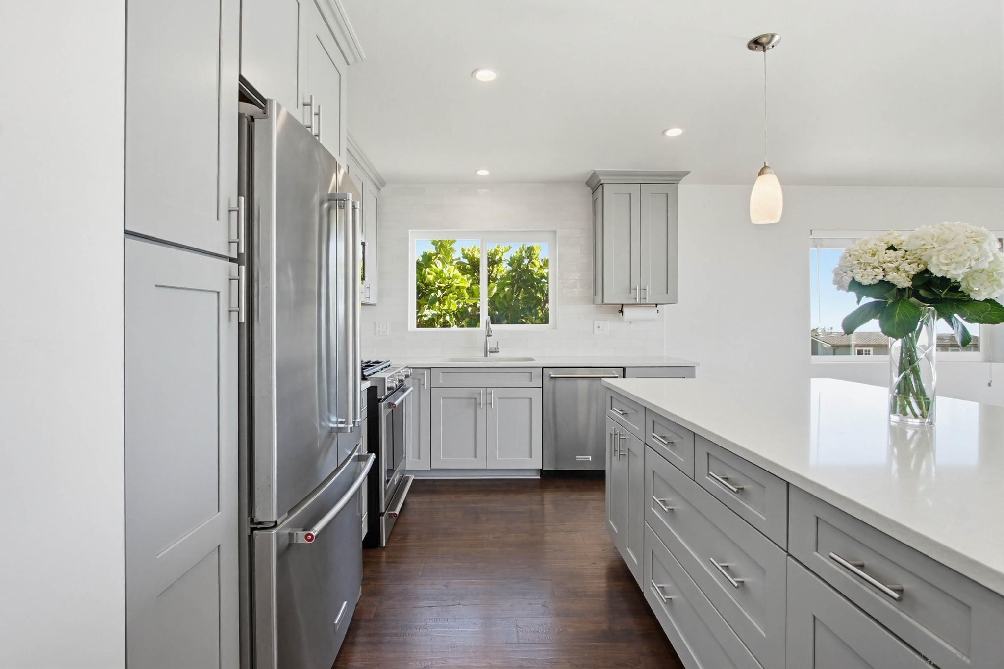 Detail Gallery Image 9 of 25 For 2044  Edinburg Avenue, Cardiff By The Sea,  CA 92007 - 4 Beds | 3 Baths