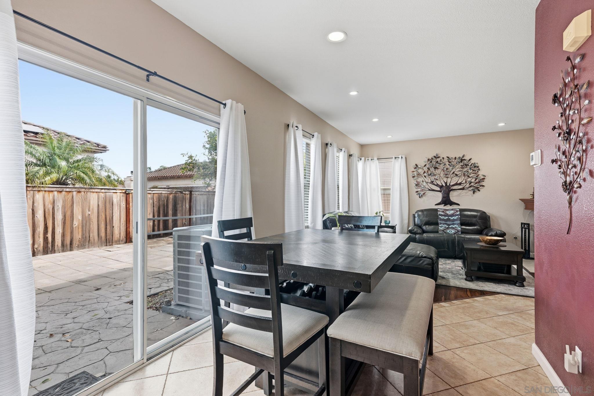 Detail Gallery Image 13 of 67 For 1349  Thunder Spring Dr, Chula Vista,  CA 91915 - 4 Beds | 2/1 Baths