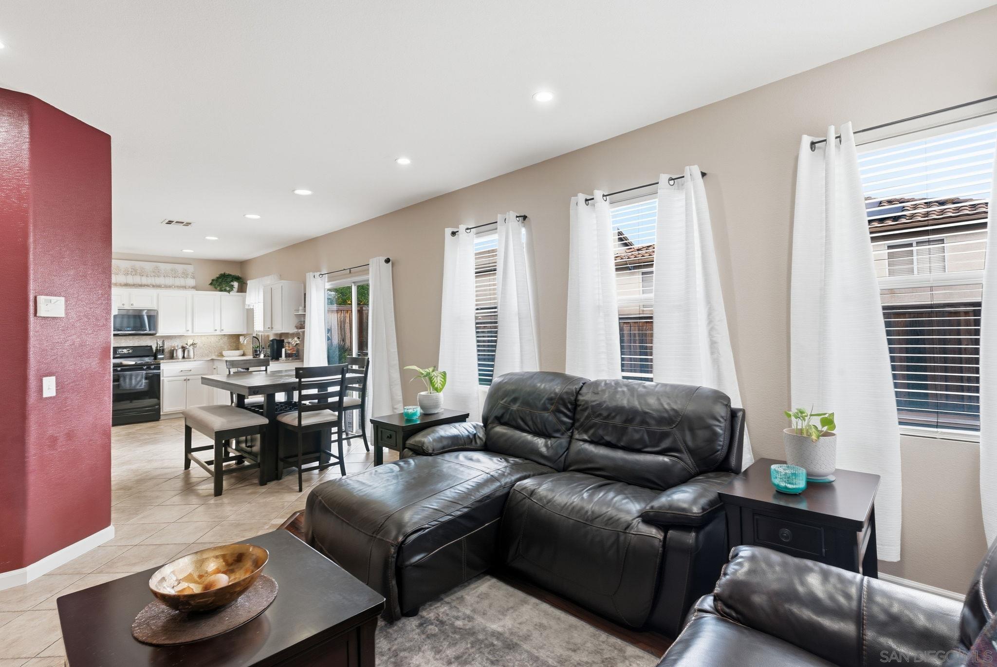 Detail Gallery Image 19 of 67 For 1349  Thunder Spring Dr, Chula Vista,  CA 91915 - 4 Beds | 2/1 Baths