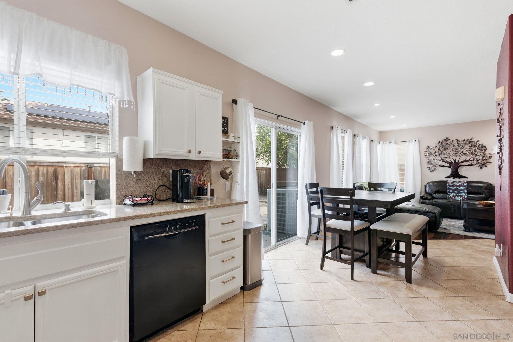 Detail Gallery Image 25 of 67 For 1349  Thunder Spring Dr, Chula Vista,  CA 91915 - 4 Beds | 2/1 Baths