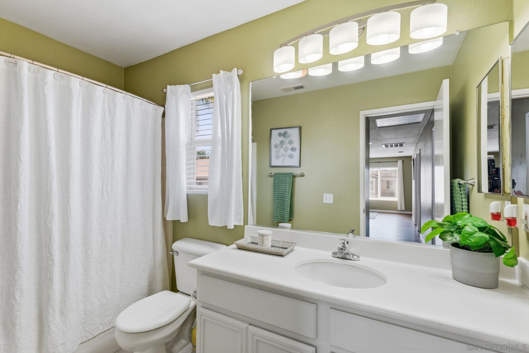 Detail Gallery Image 35 of 67 For 1349  Thunder Spring Dr, Chula Vista,  CA 91915 - 4 Beds | 2/1 Baths