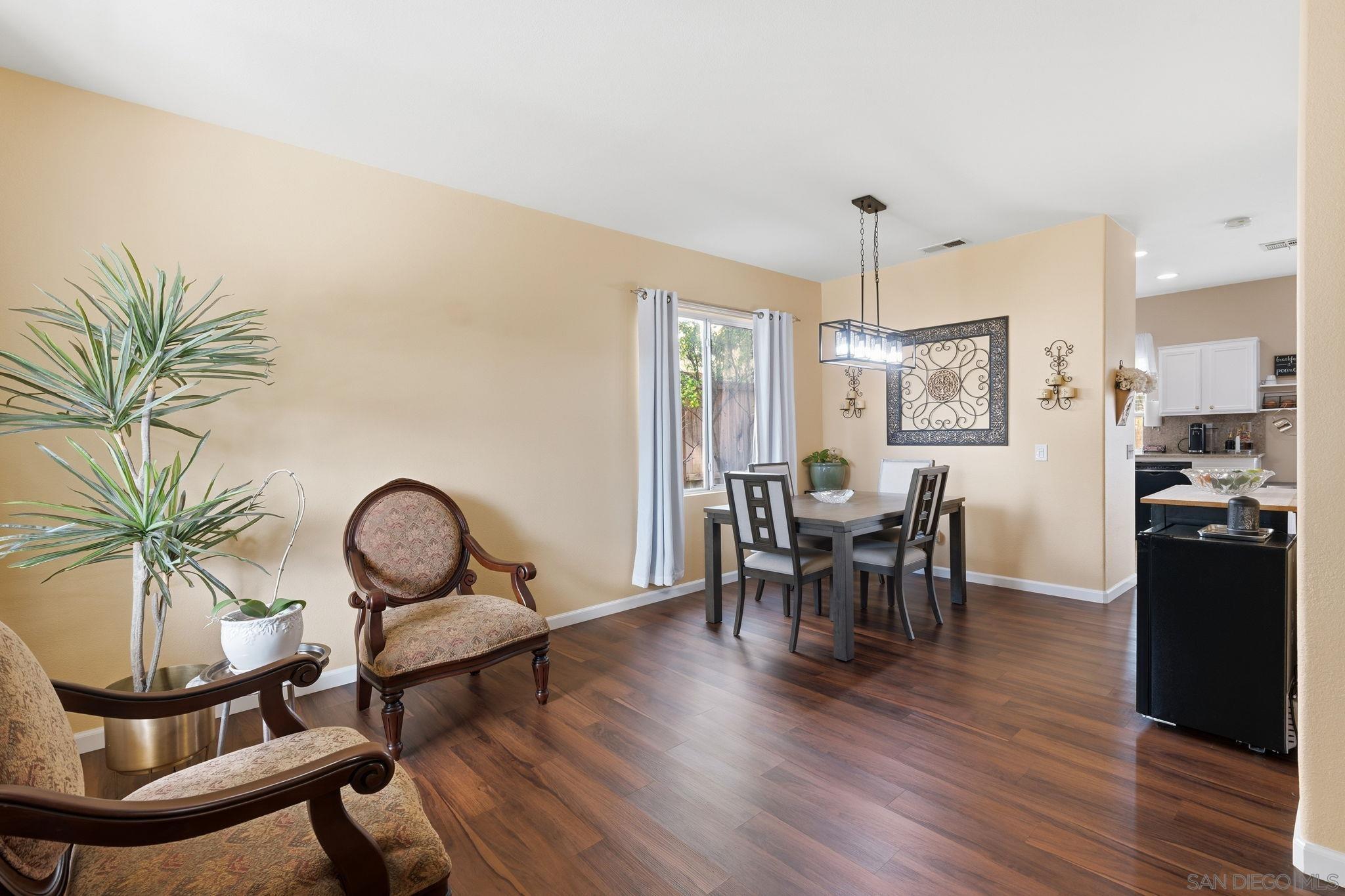 Detail Gallery Image 6 of 67 For 1349  Thunder Spring Dr, Chula Vista,  CA 91915 - 4 Beds | 2/1 Baths