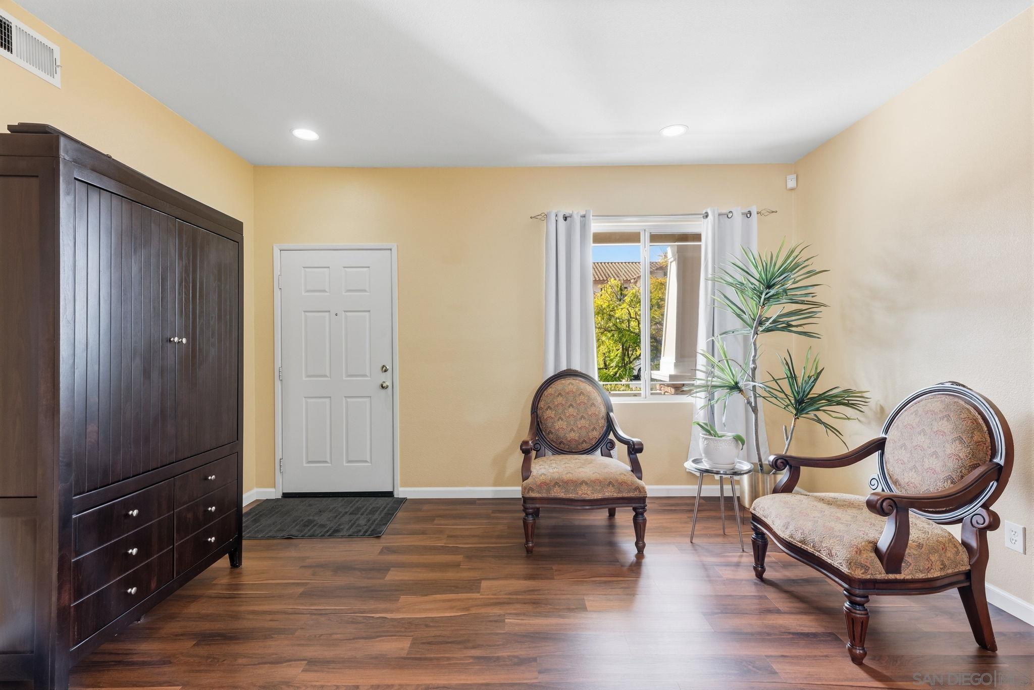 Detail Gallery Image 10 of 67 For 1349  Thunder Spring Dr, Chula Vista,  CA 91915 - 4 Beds | 2/1 Baths