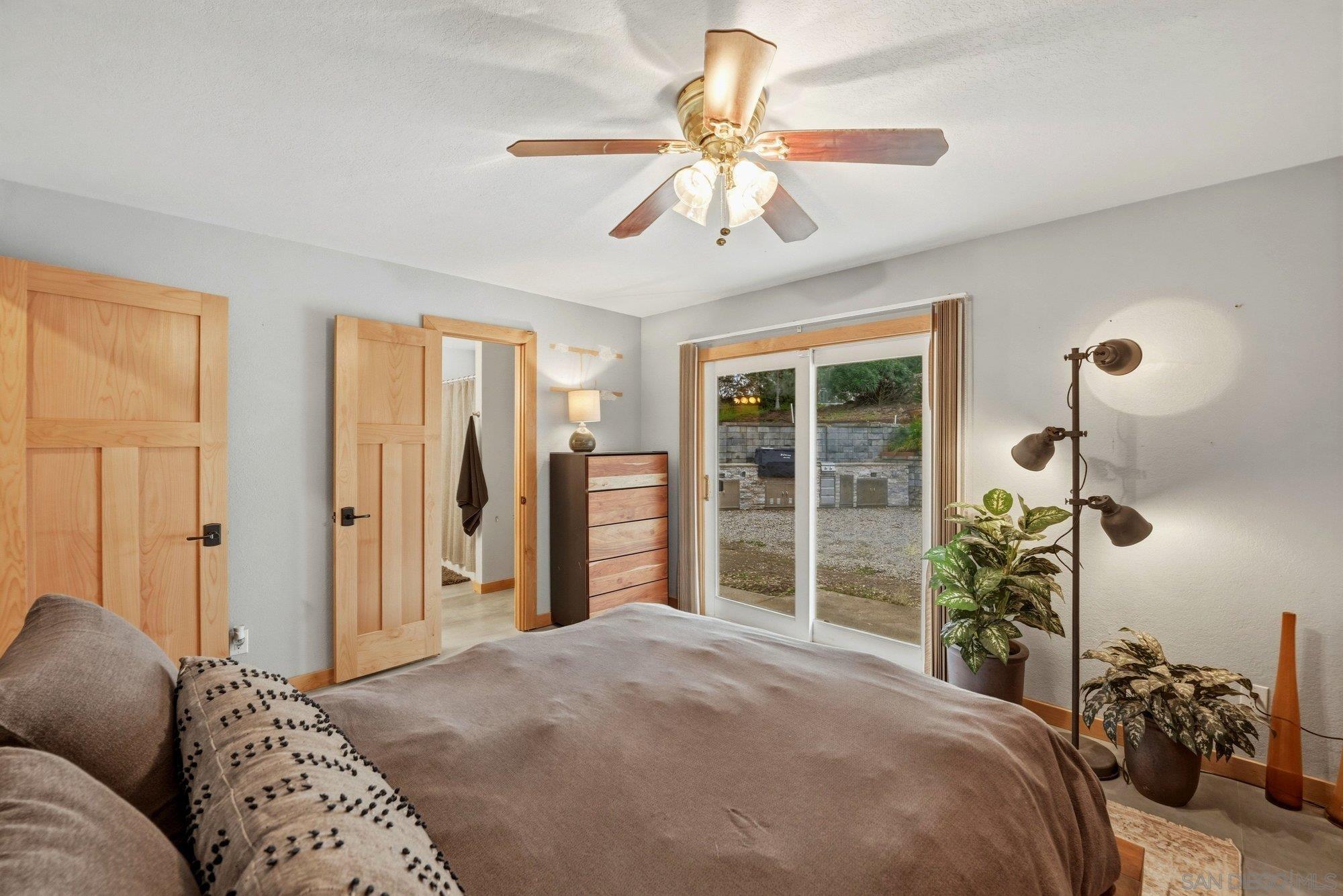 Detail Gallery Image 14 of 47 For 19170  Paradise Mountain Road, Valley Center,  CA 92082 - 4 Beds | 3/1 Baths