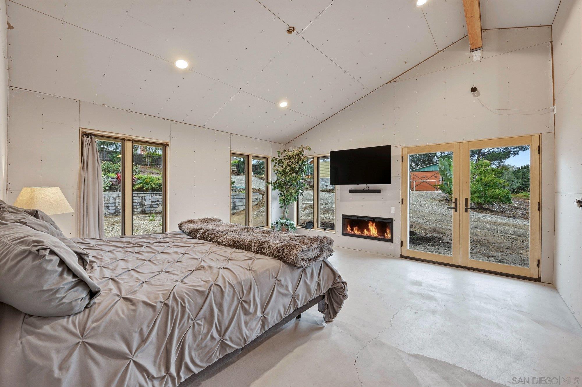 Detail Gallery Image 17 of 47 For 19170  Paradise Mountain Road, Valley Center,  CA 92082 - 4 Beds | 3/1 Baths